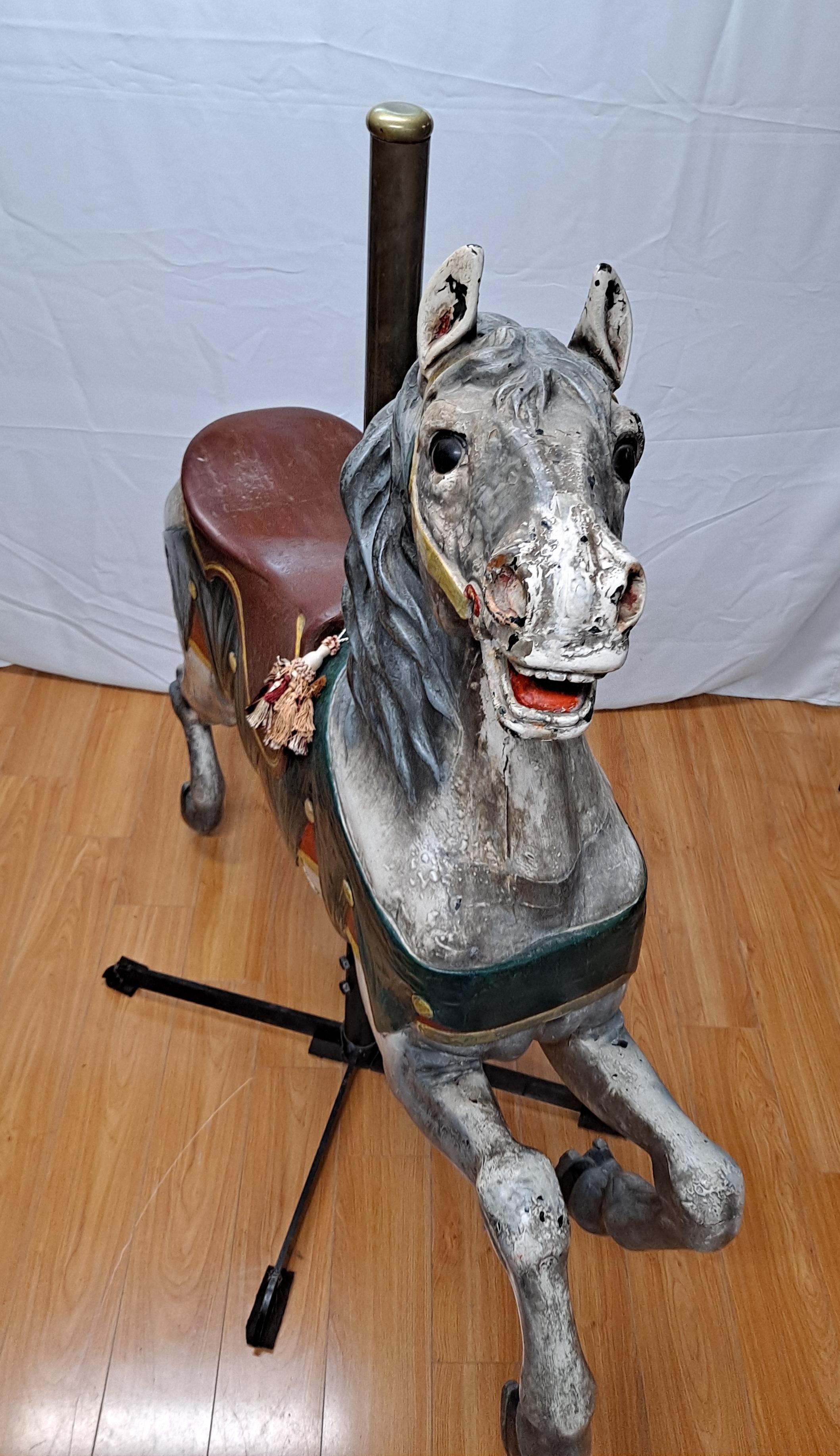 Cavallo da carosello originale di Gustave Dentzel In condizioni buone in vendita a San Francisco, CA