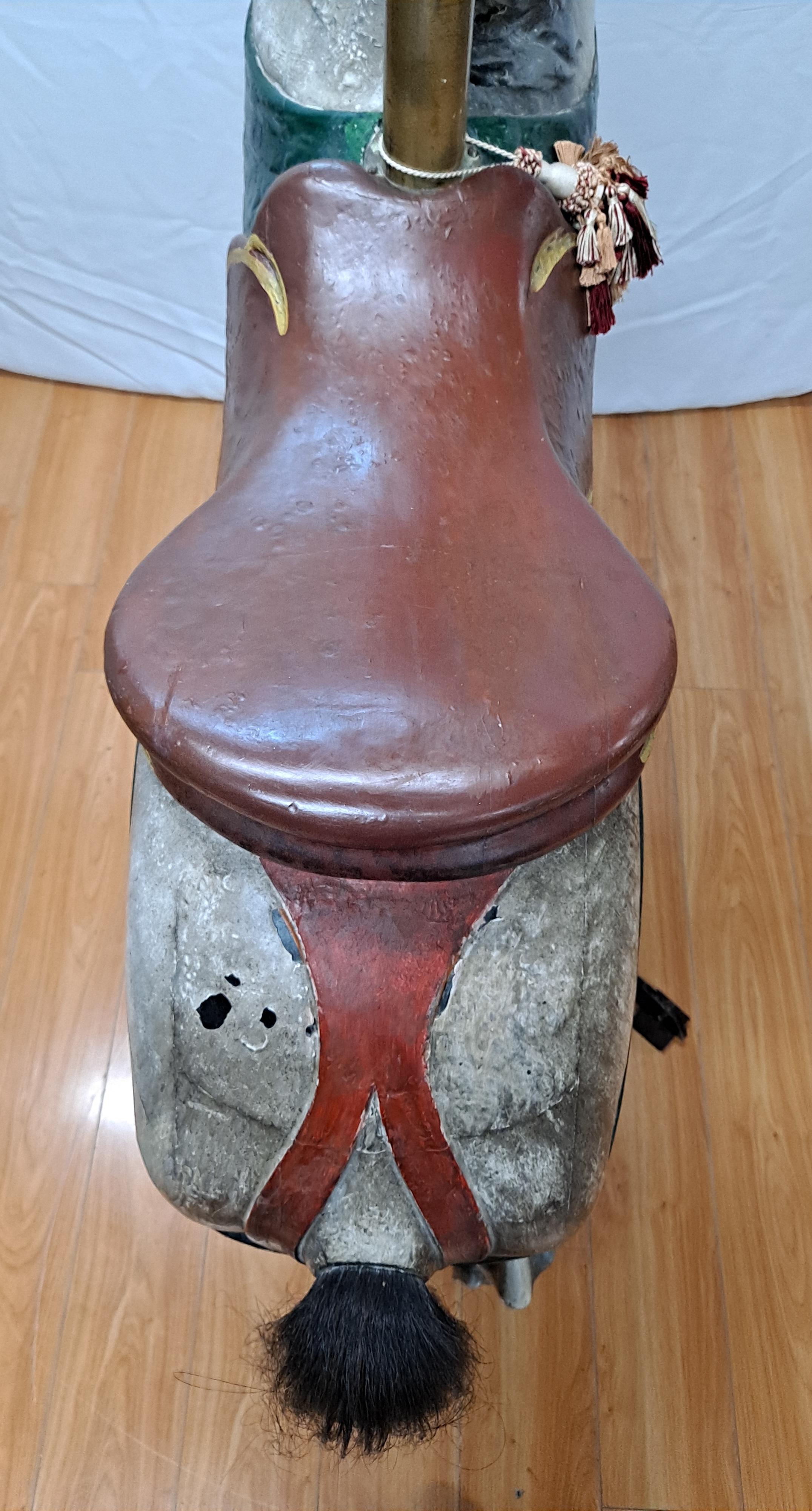 Cavallo da carosello originale di Gustave Dentzel in vendita 1