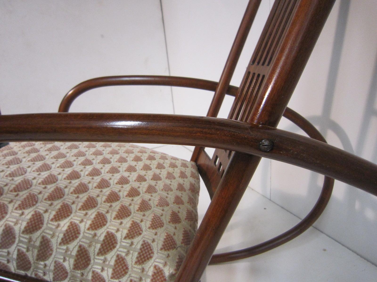 Sedia a dondolo / salotto originale in legno di Gustav Siegel, Jacob and Josef Kohn in vendita 7