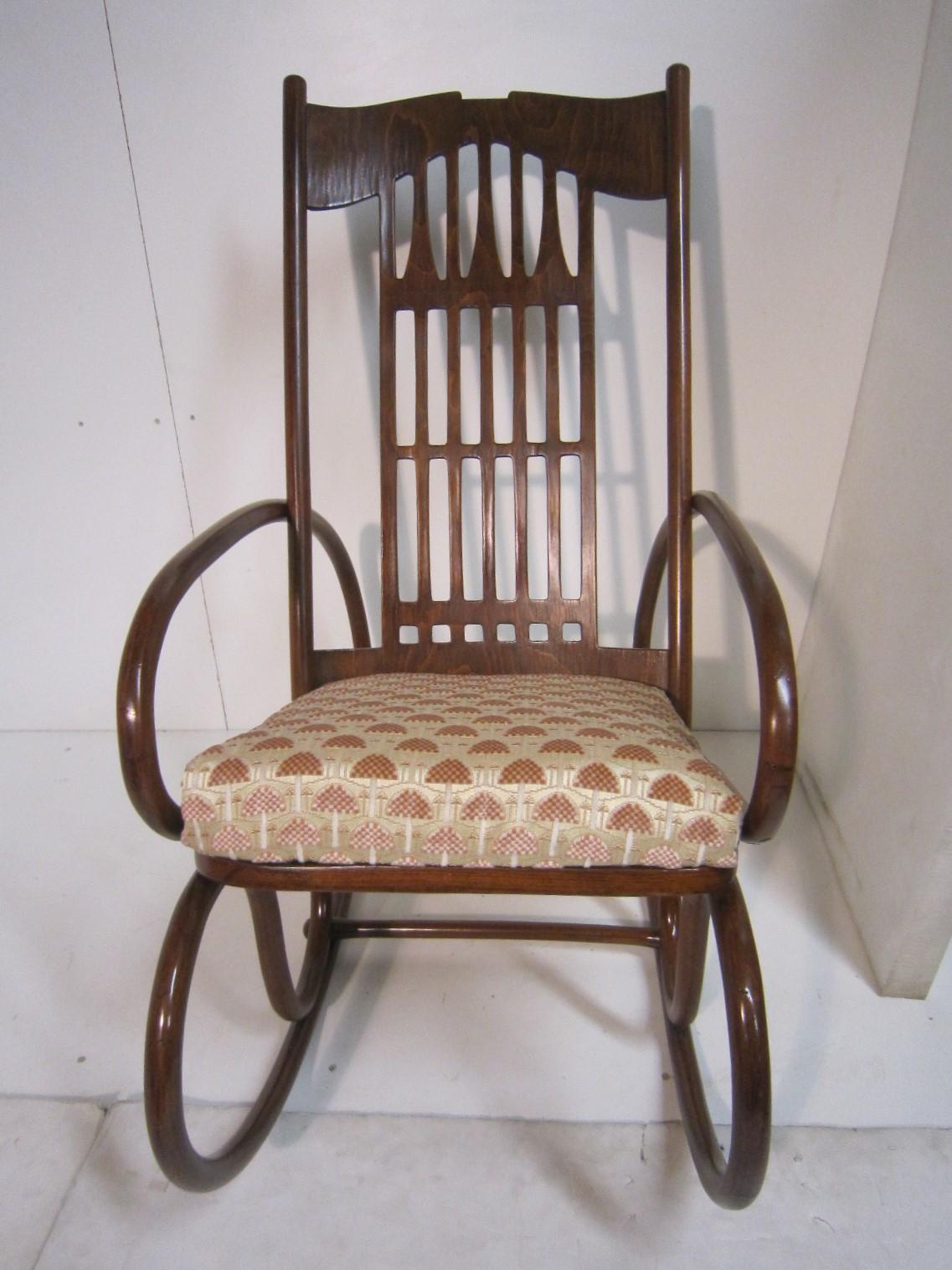Original Gustav Siegel Bentwood Rocking Chair / Lounge, Jacob & Josef Kohn In Good Condition For Sale In New York City, NY