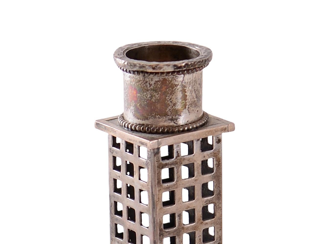 Austriaco Originale, marchio di fabbrica. Massiccio portacandele d'argento, Koloman Moser Wiener Werkstätte in vendita