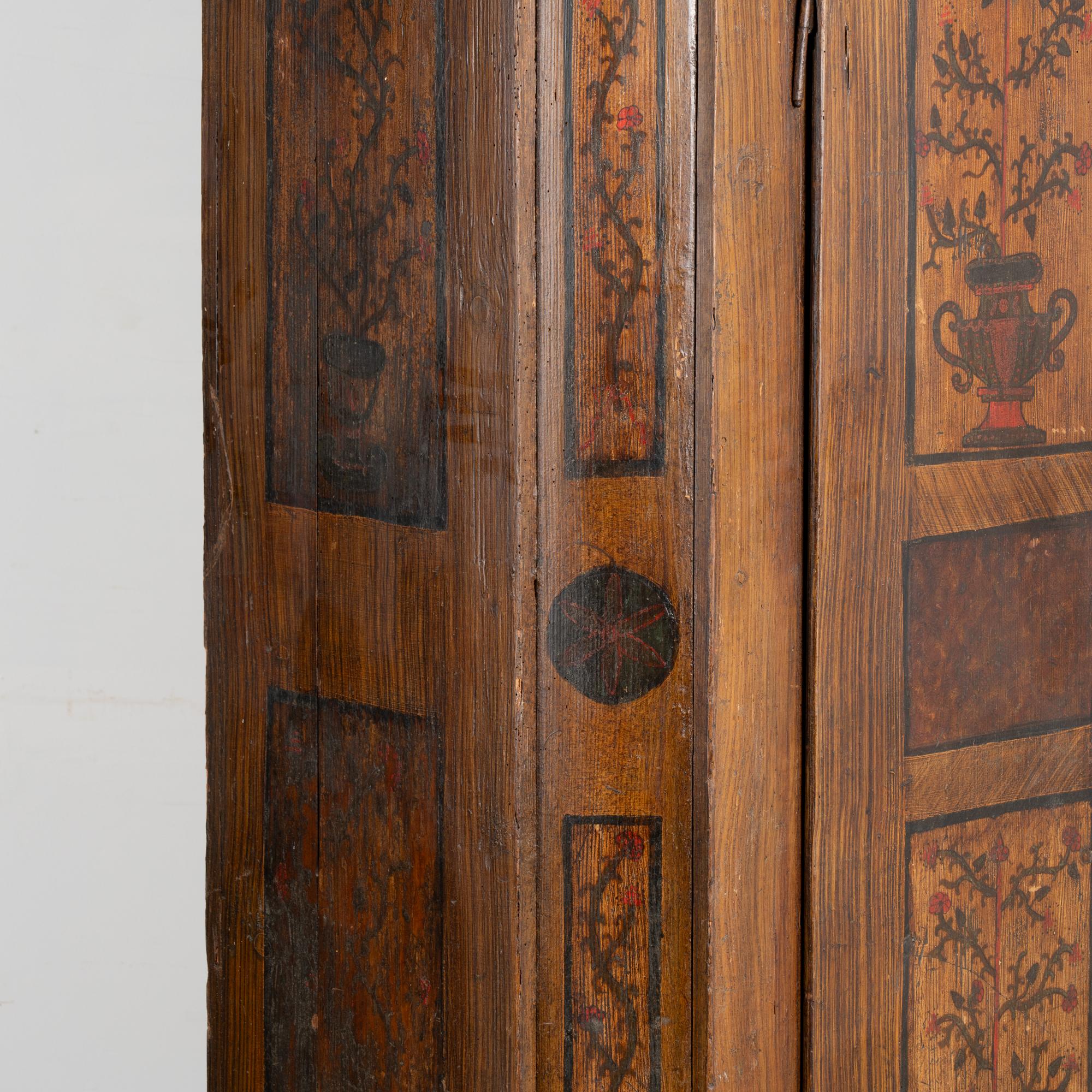 Artisanat Armoire originale peinte à la main, Hongrie vers 1820-40 en vente