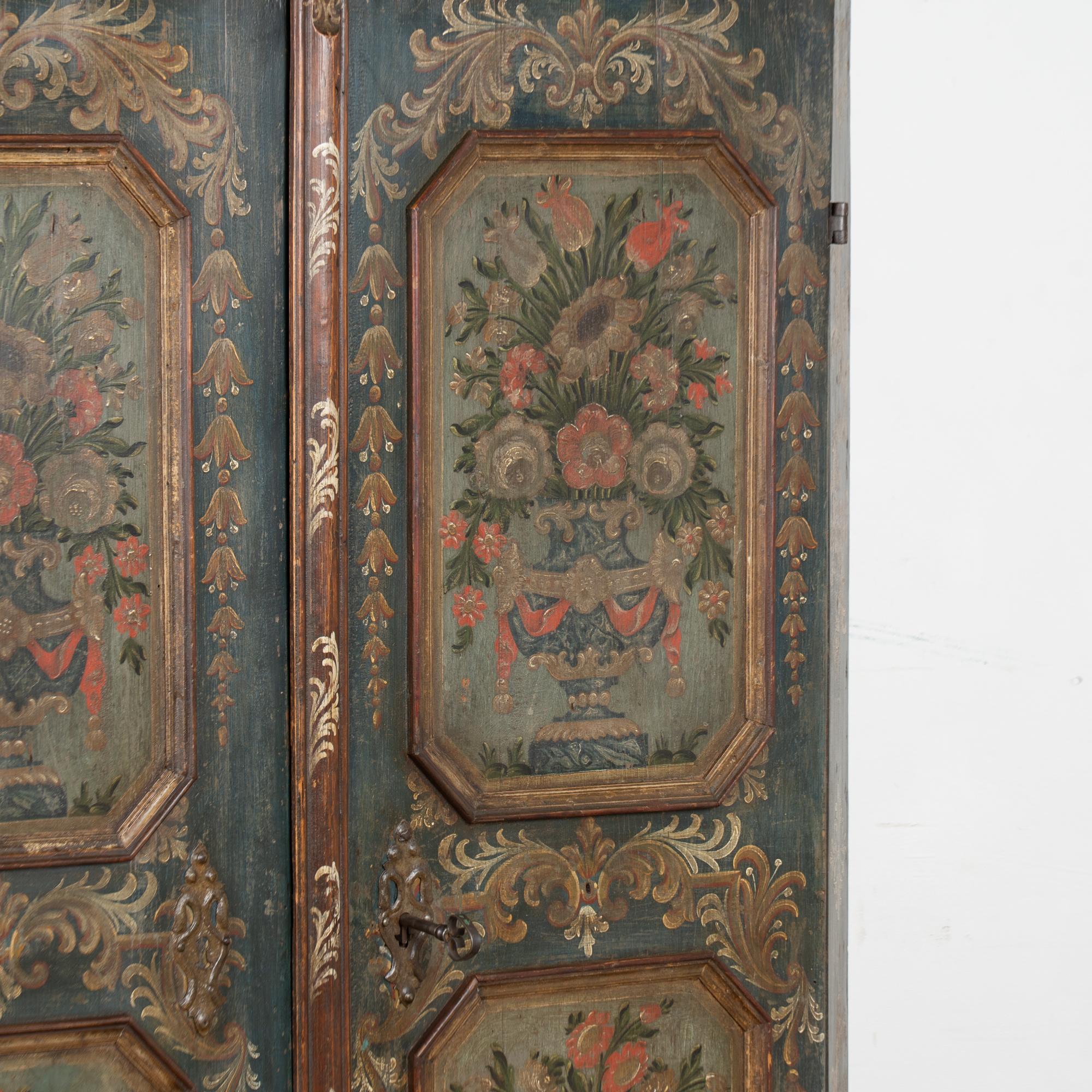 Armoire autrichienne originale à deux portes, peinte à la main, datée de 1773 en vente 3