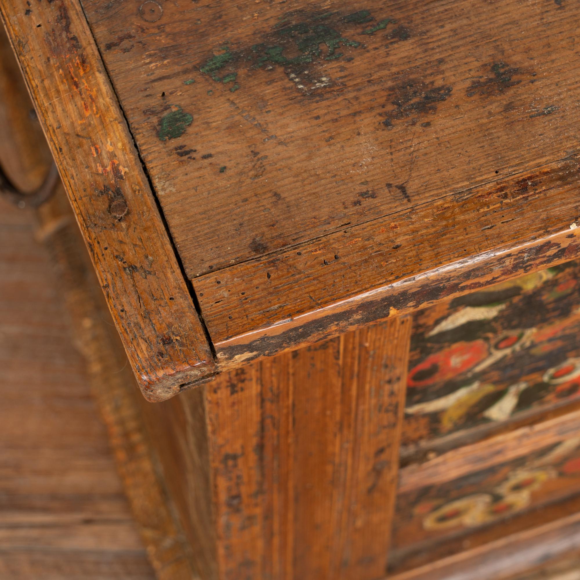 Original Hand Painted Flat Top Pine Trunk With Flowers, Hungary circa 1880 For Sale 3