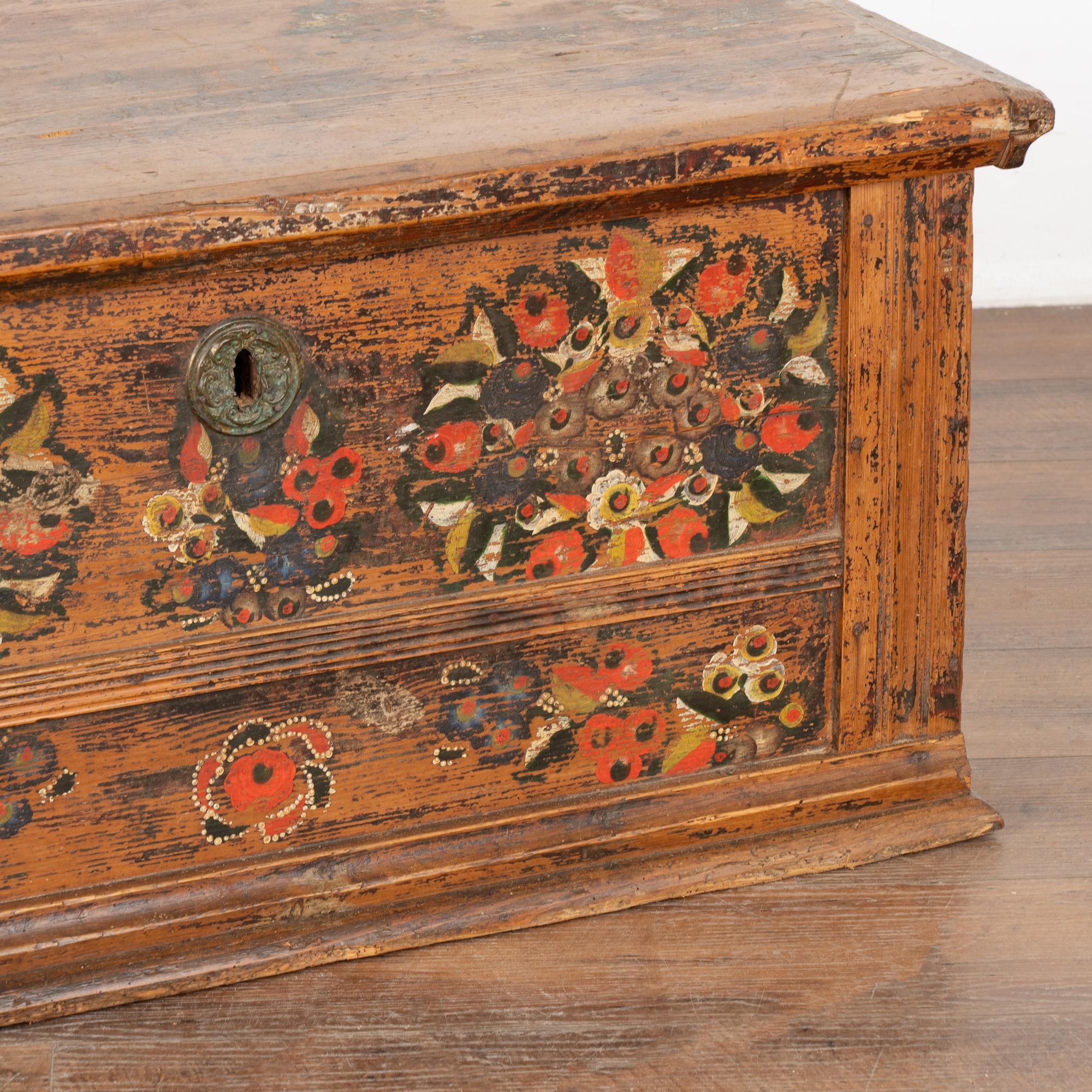 Original Hand Painted Flat Top Pine Trunk With Flowers, Hungary circa 1880 For Sale 1