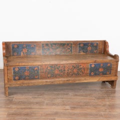 Banc original en pin peint à la main du 19e siècle avec rangement, Hongrie