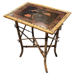 Original mesa auxiliar con pedestal de bambú y tigre pintada a mano