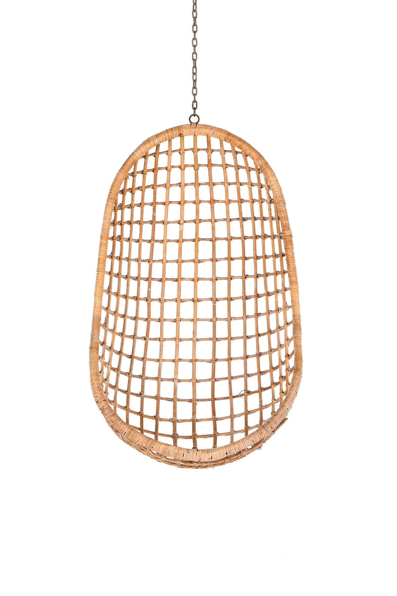 A wonderful and original bamboo hanging egg chair.

Rare to retain the original chain and hook which is present on this example.

English, circa 1968.

H: 124 CM  H: 48.8 INCHES

W: 71 CM  W: 27.9 INCHES

D: 53 CM  D: 20.8 INCHES

CHAIN LENGTH

L: