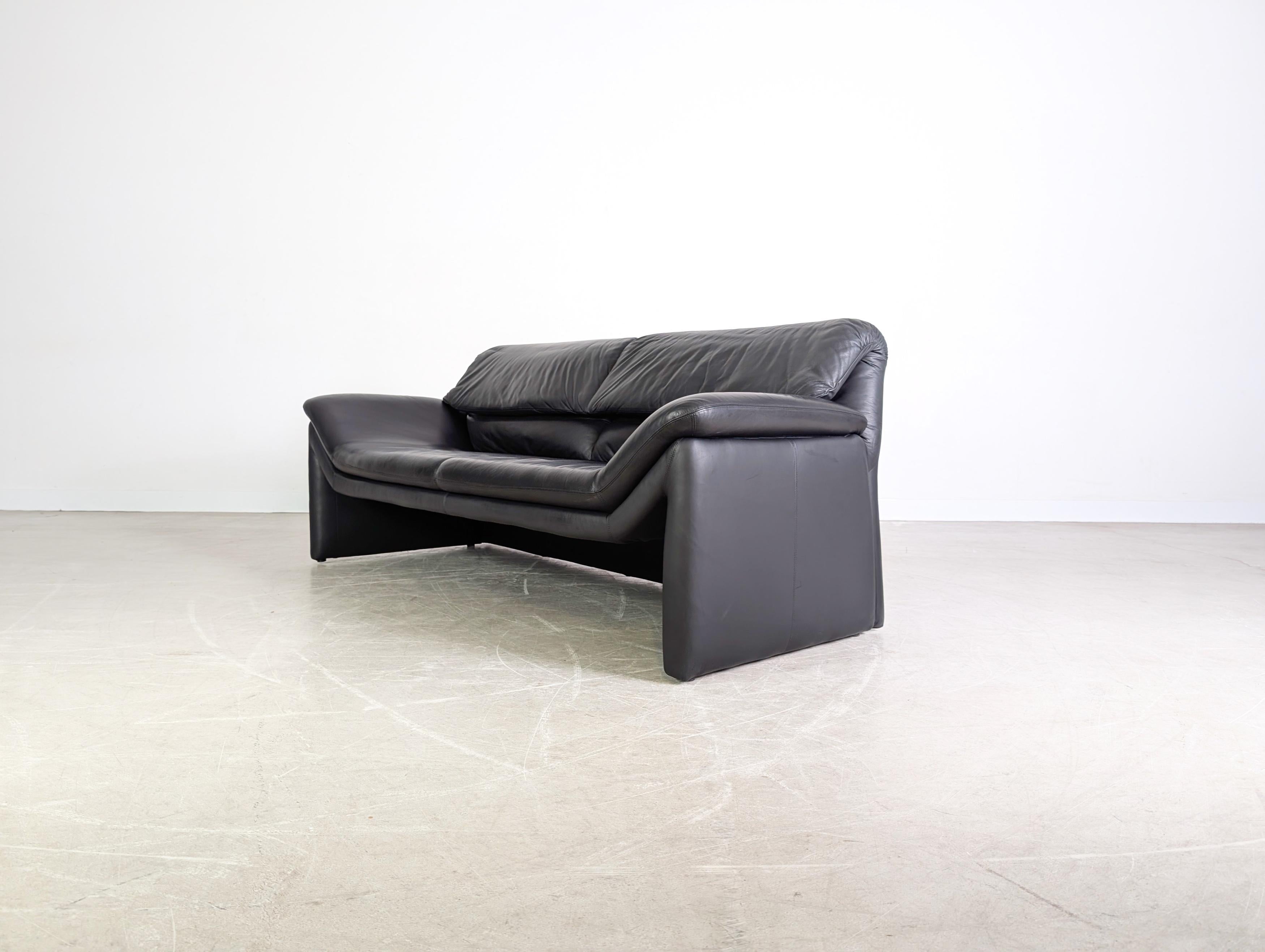 Original Hans Kaufeld Sofa Design Couch De Sede Leder schwarz im Zustand „Gut“ im Angebot in Berlin, DE