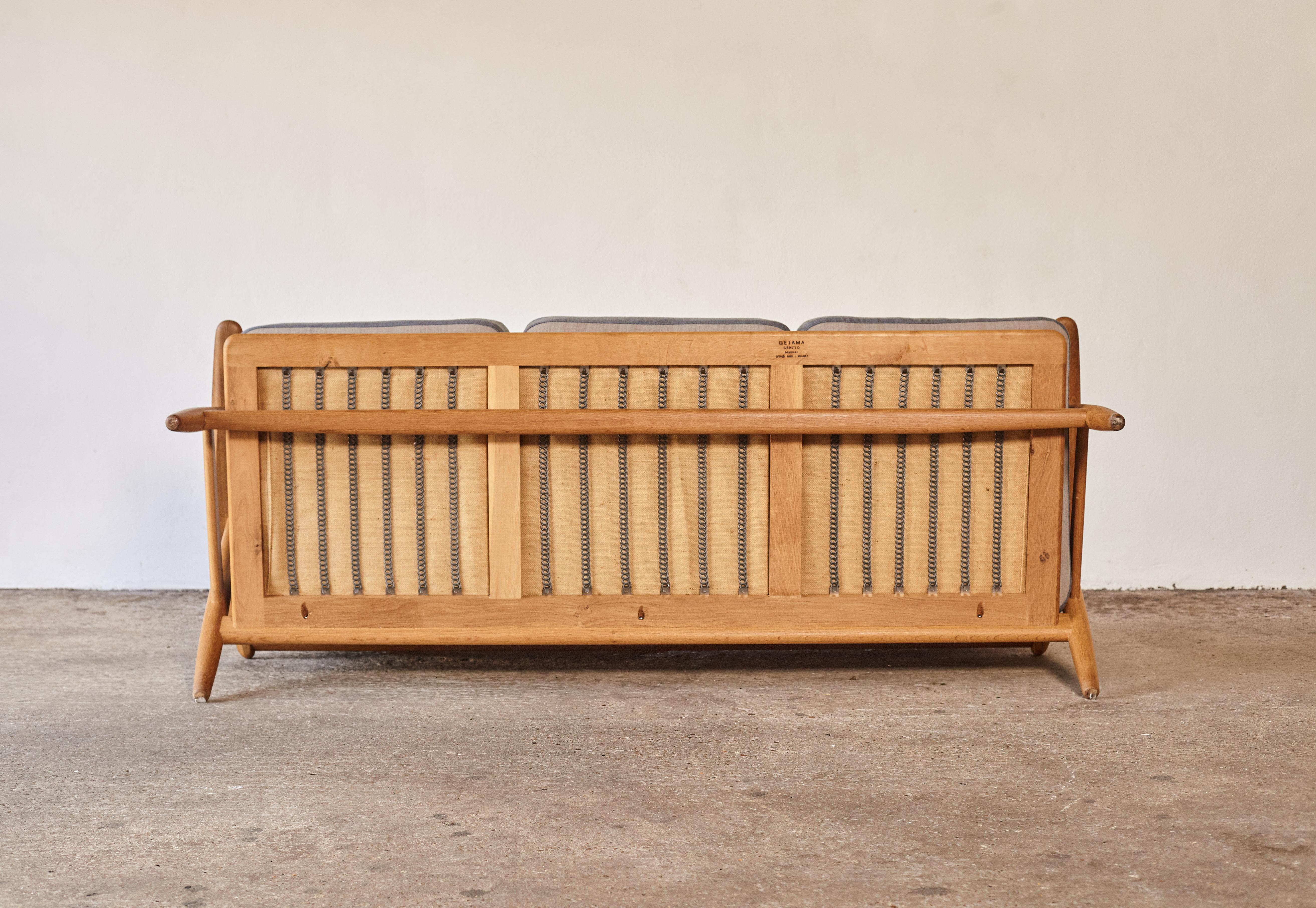 Original Hans Wegner GE-240 Cigar Sofa, Denmark, 1960s 3