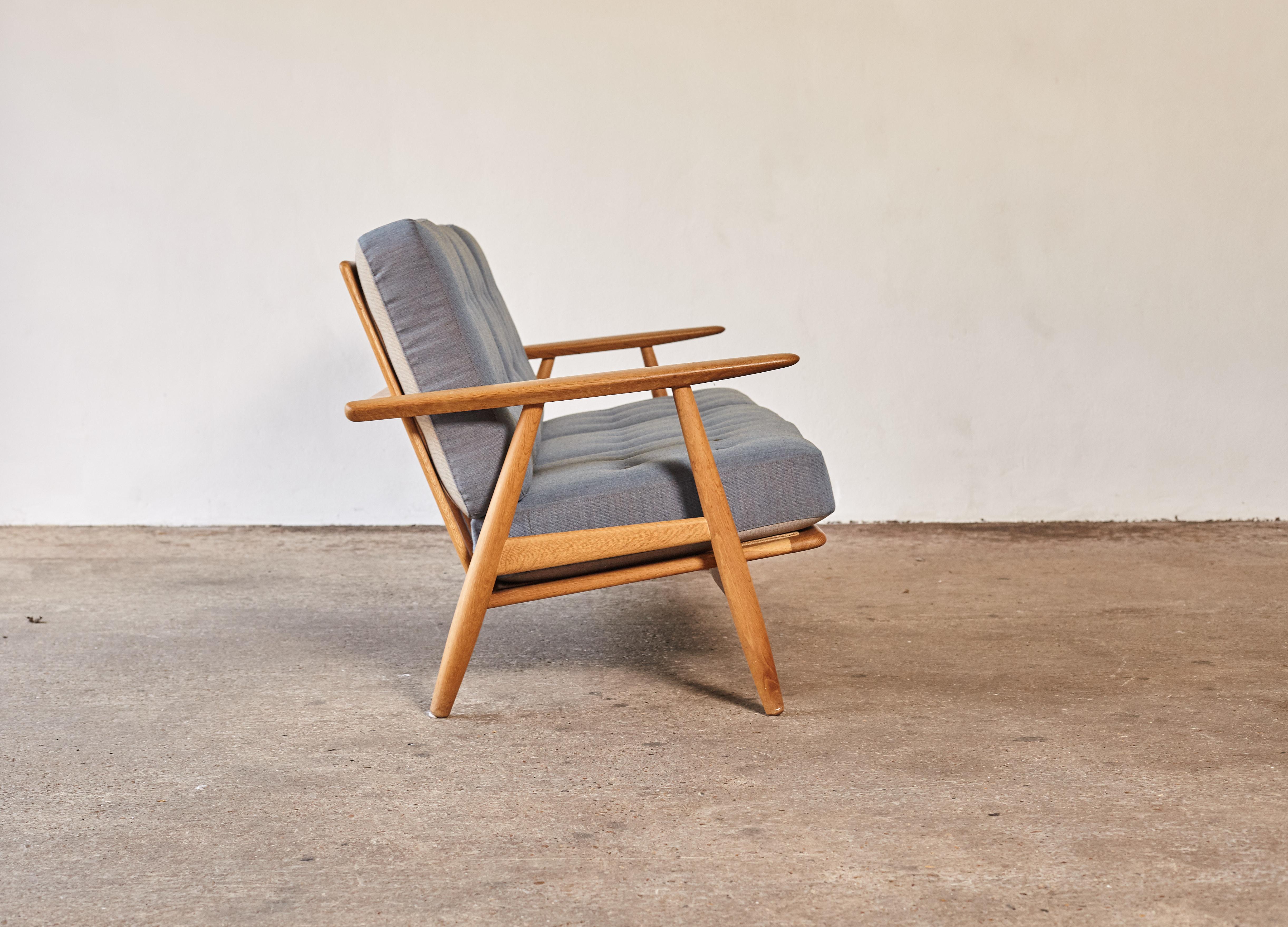 Mid-20th Century Original Hans Wegner GE-240 Cigar Sofa, Denmark, 1960s