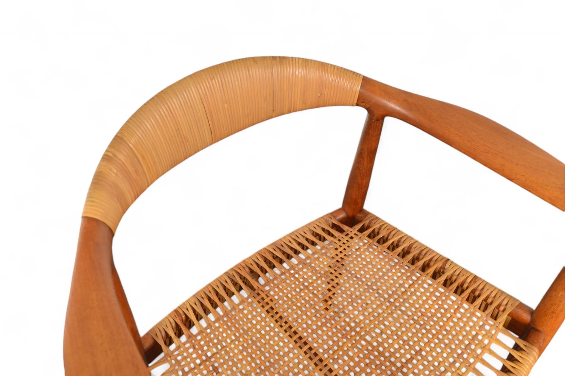 Sedia rotonda originale Hans Wegner Jh-501 in Teak + Cane in vendita 5