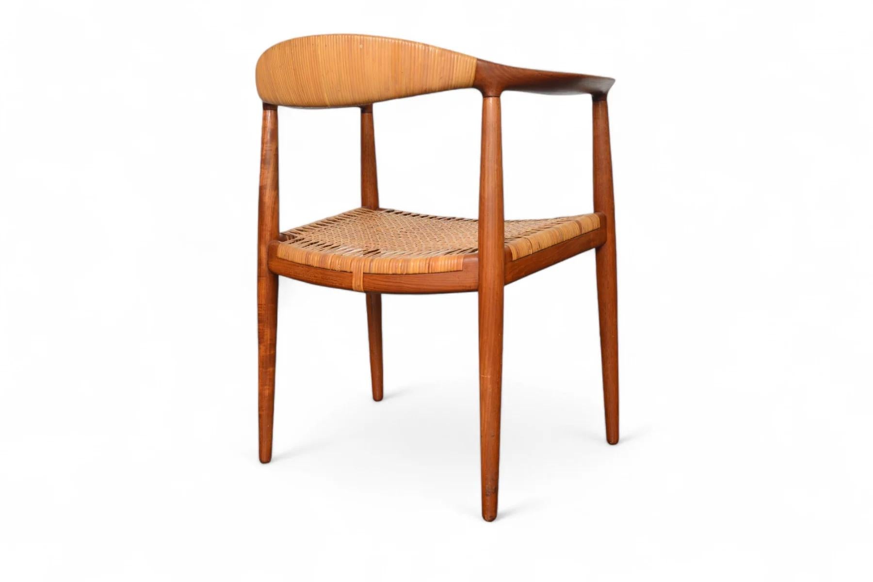 Canna Sedia rotonda originale Hans Wegner Jh-501 in Teak + Cane in vendita