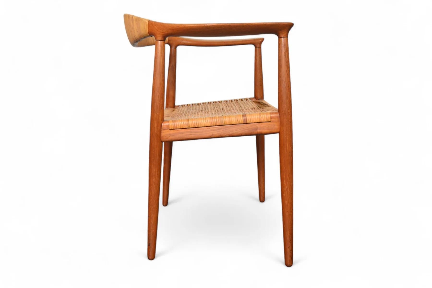 Sedia rotonda originale Hans Wegner Jh-501 in Teak + Cane in vendita 1