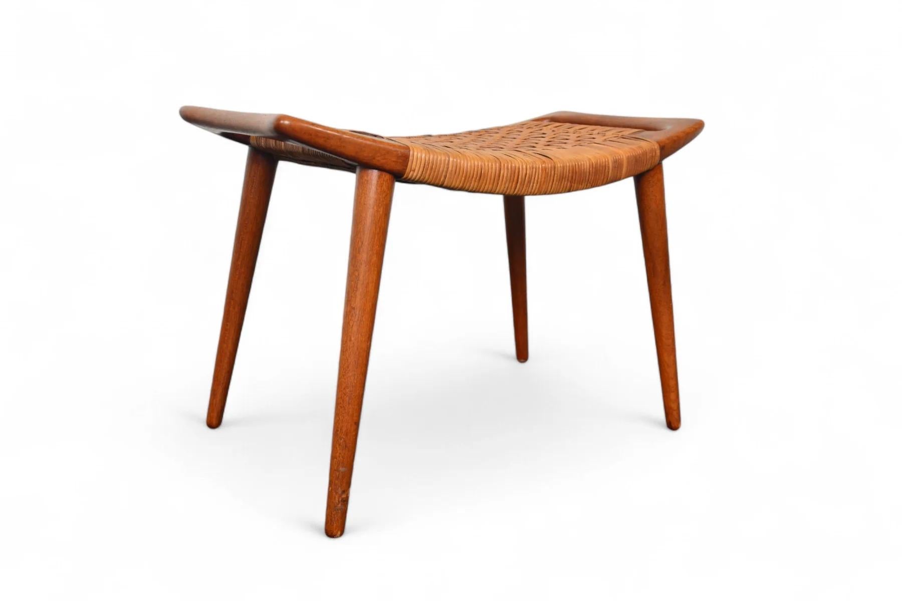20th Century Original Hans Wegner Jh-539 Stool in Teak + Cane For Sale