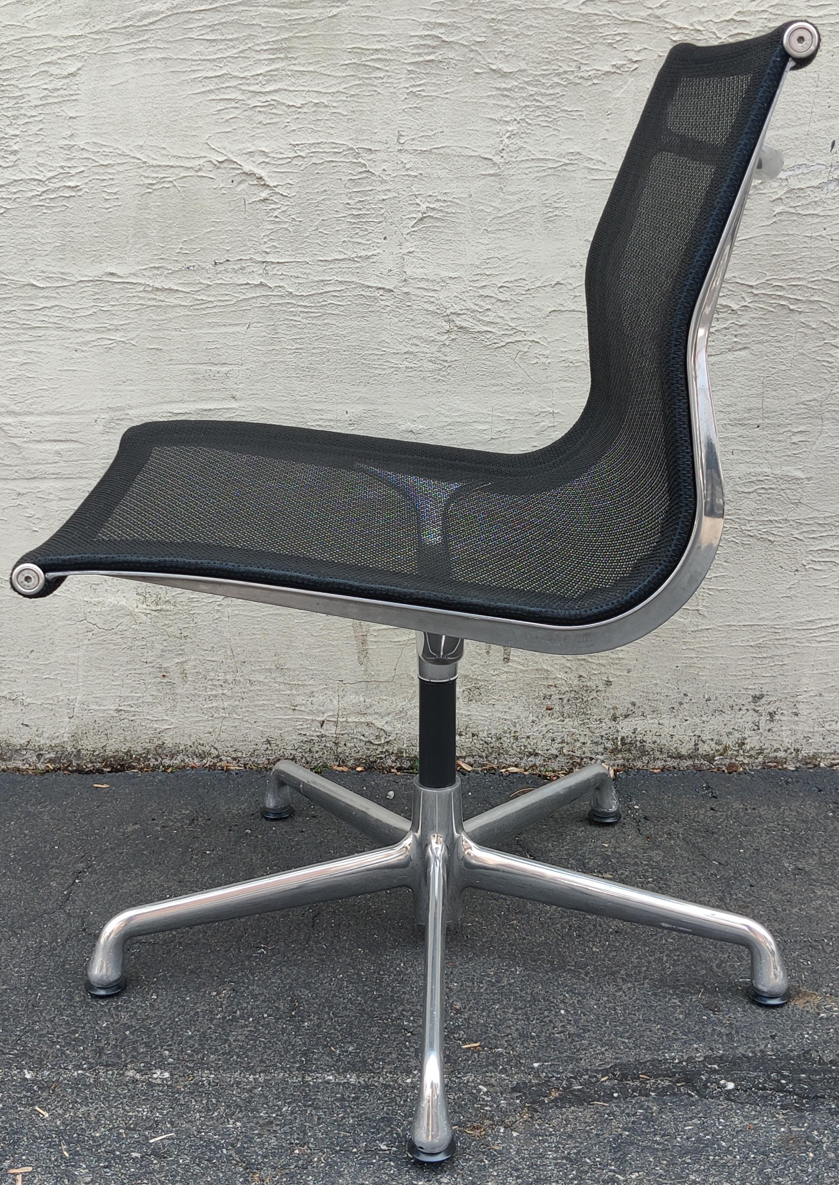 Mid-Century Modern Original Herman Miller Eames Aluminum Group Management Side Chair in Black Mesh