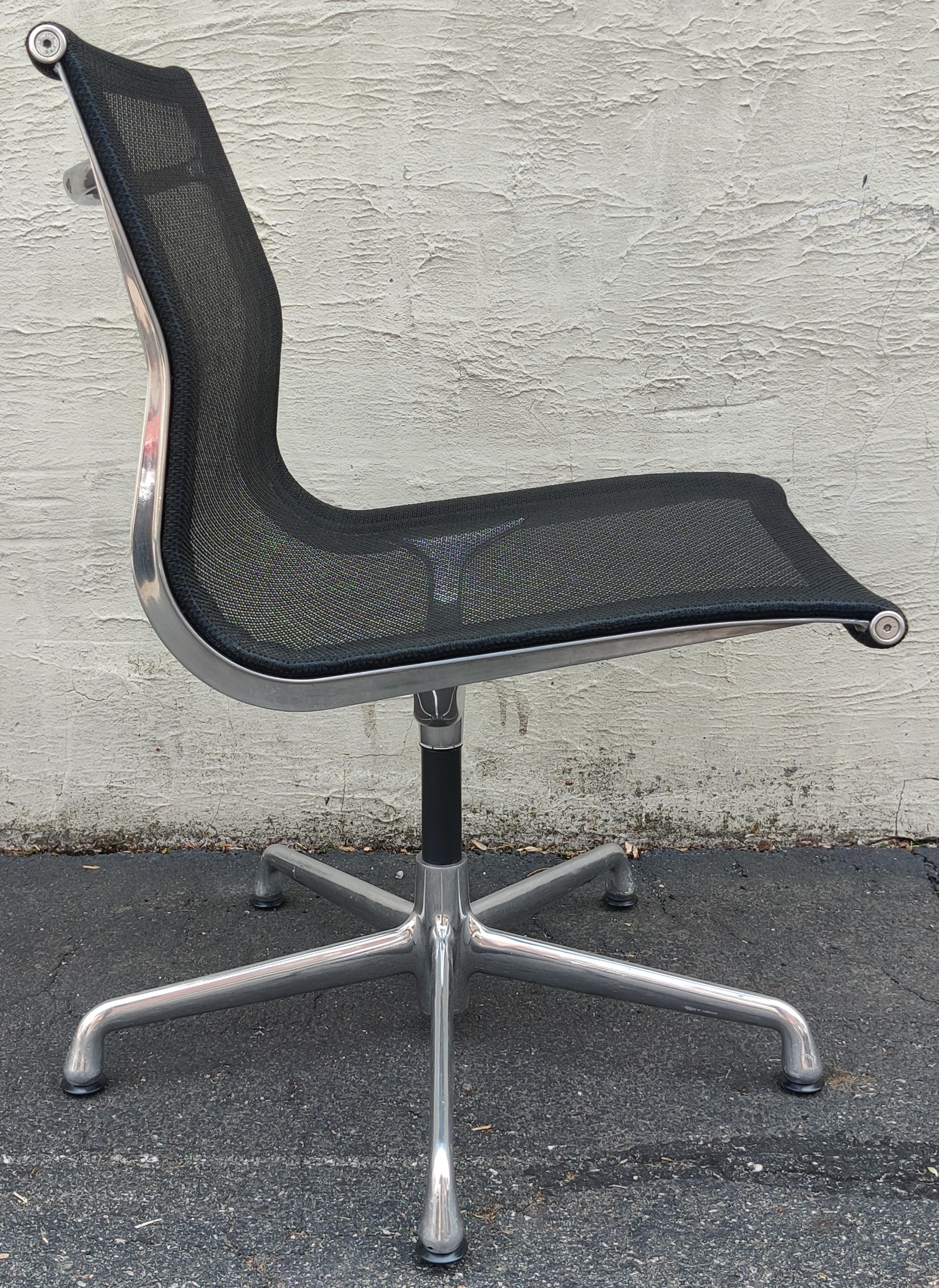 Contemporary Original Herman Miller Eames Aluminum Group Management Side Chair in Black Mesh