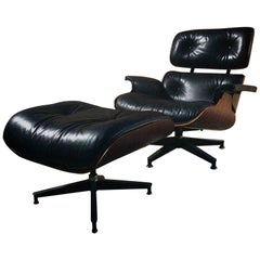 Original Herman Miller Eames Designed 670 Lounge Chair and Matching 671 Ottoman