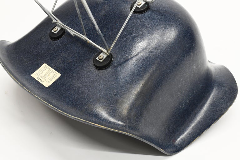 Original Herman Miller Eames Fiberglass RAR Rocking Chair in Navy Blue For Sale 9