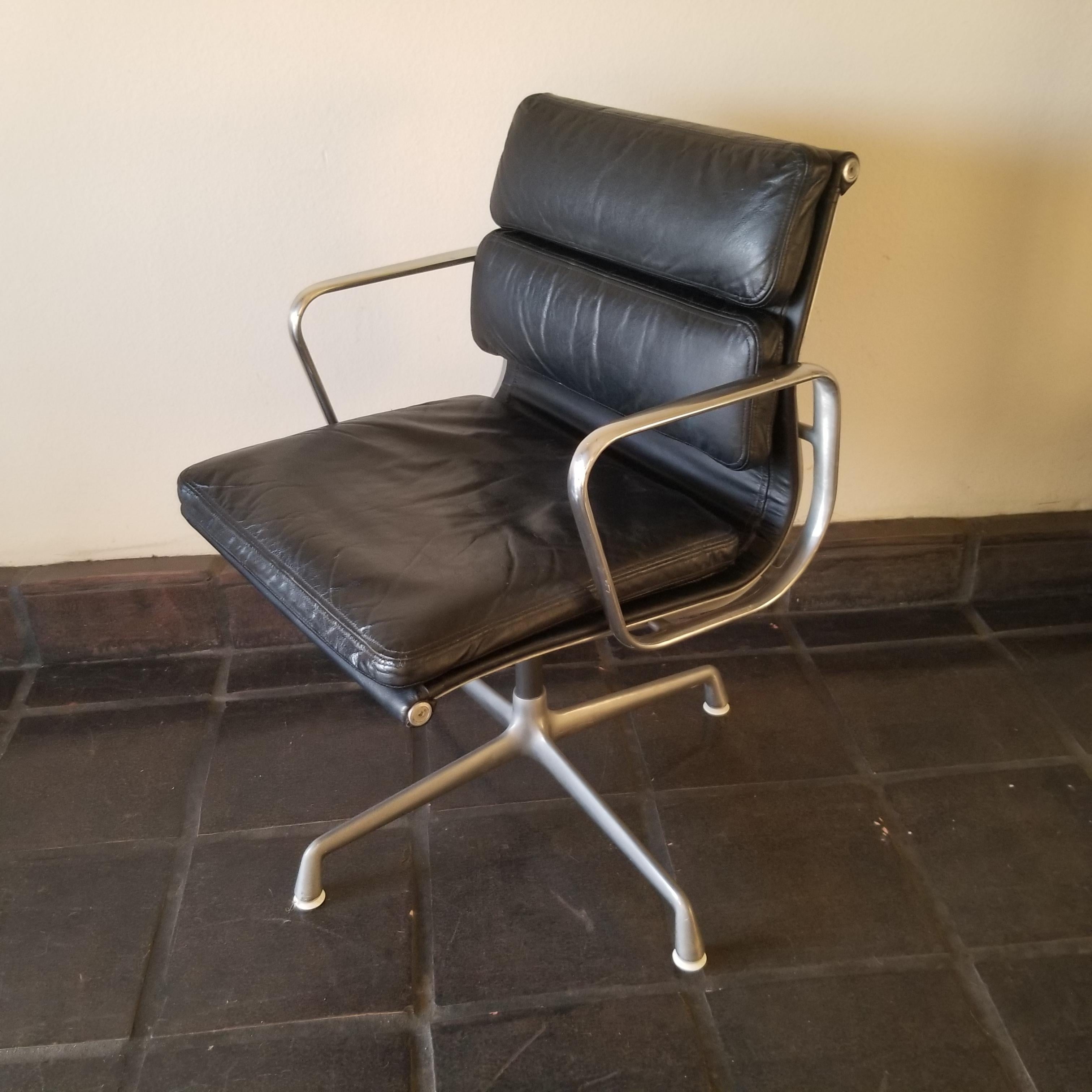 Original Herman Miller Eames Soft Pad Management Side Chair Black Leather, 1970s 3
