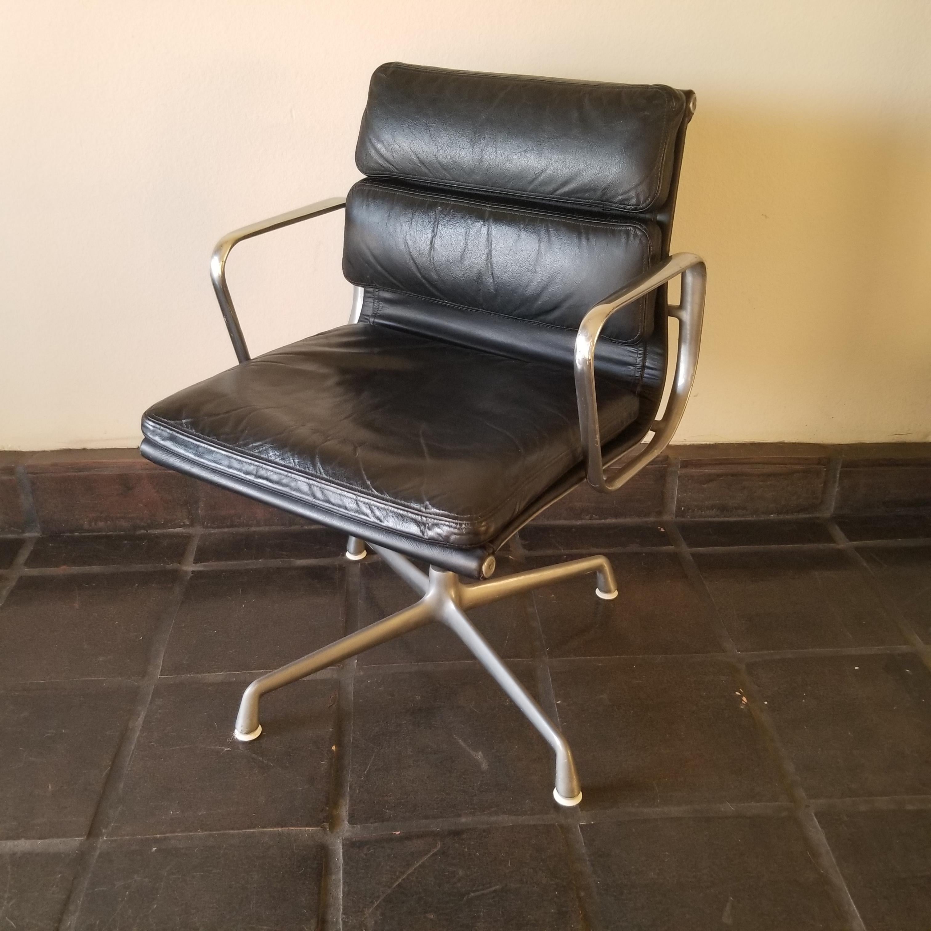 American Original Herman Miller Eames Soft Pad Management Side Chair Black Leather, 1970s
