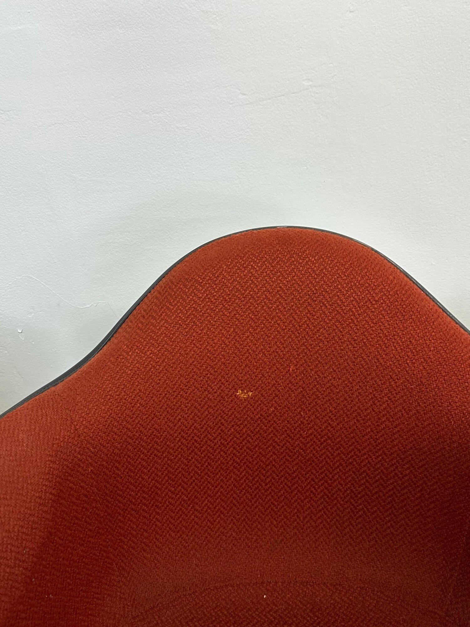 Original Herman Miller Fiberglass Tandem Bench 3