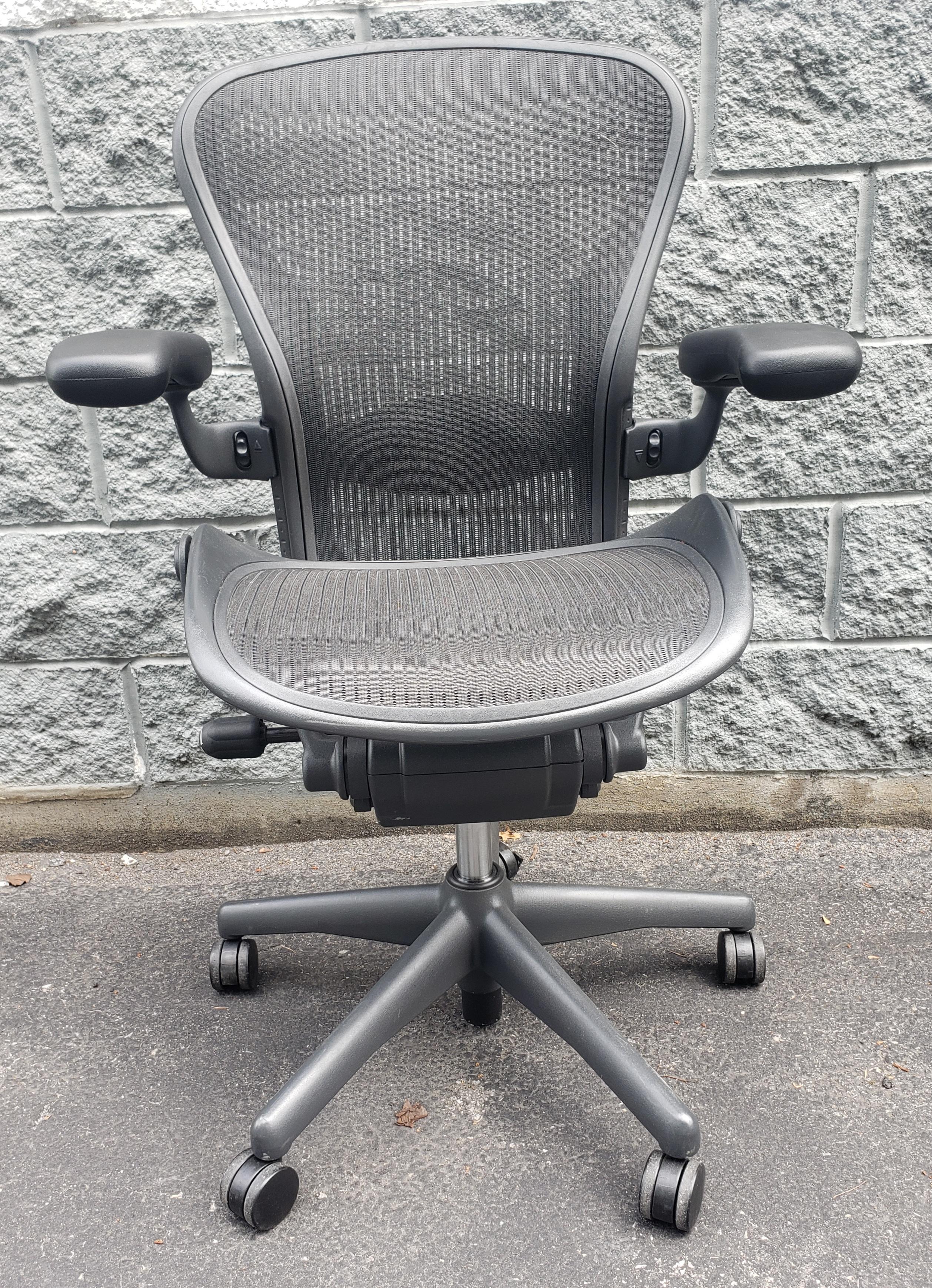 The original Herman Miller Classic Aeron Chair Fully Adjustable in great vintage condition.
Measures 24 to 30