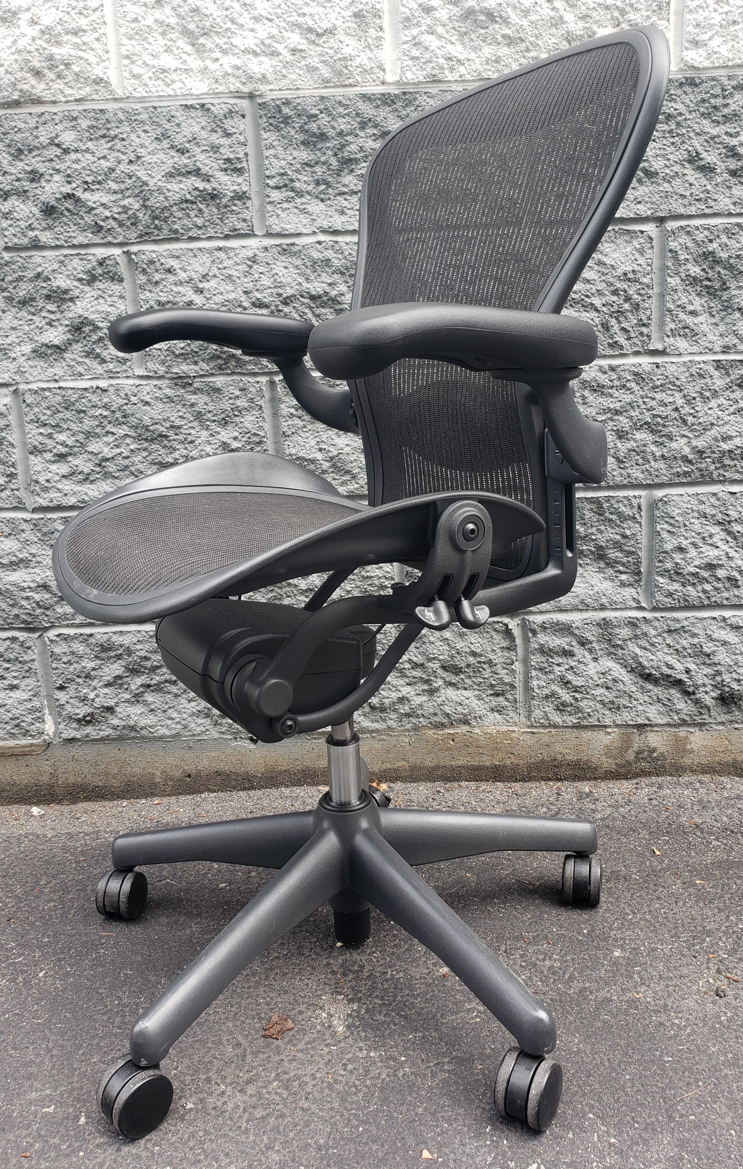 herman miller aeron classic