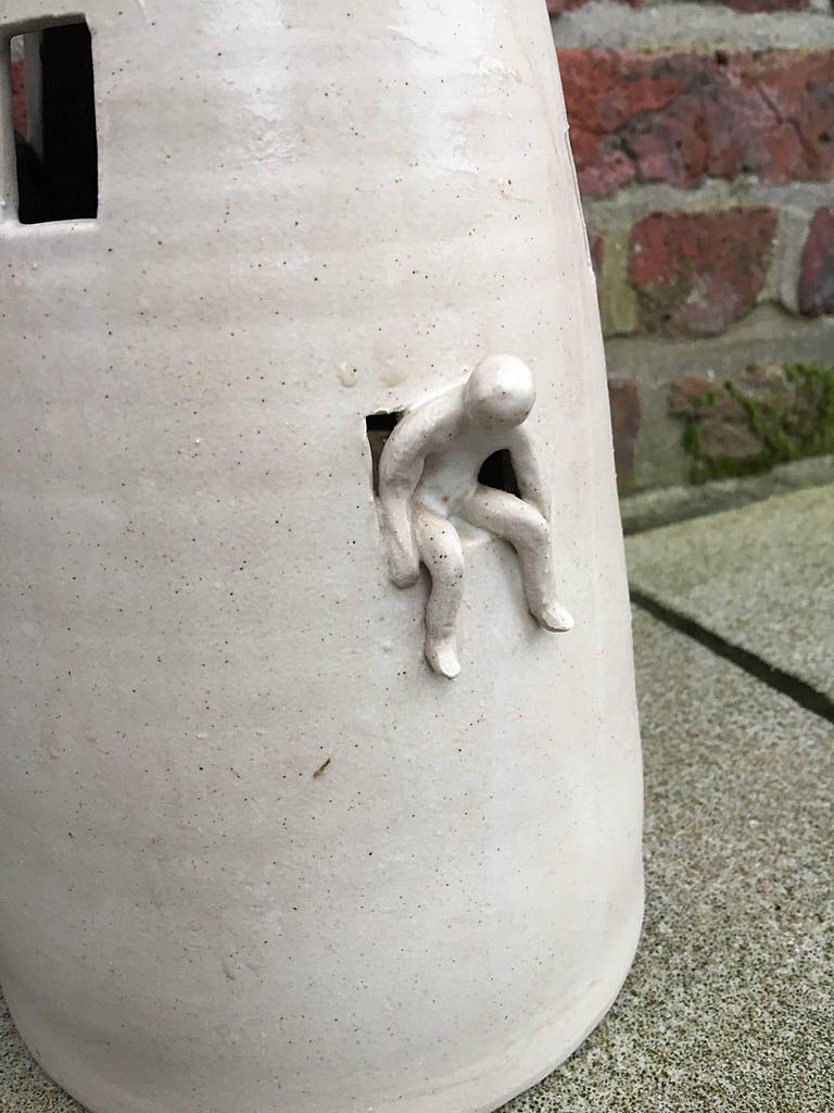 Escultura alta original en cerámica, hacia 1970/1980 en Bueno estado para la venta en Mouscron, WHT