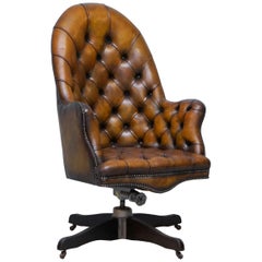 Chaise Chesterfield originale restaurée en cuir brun pour directeurs et capitaines