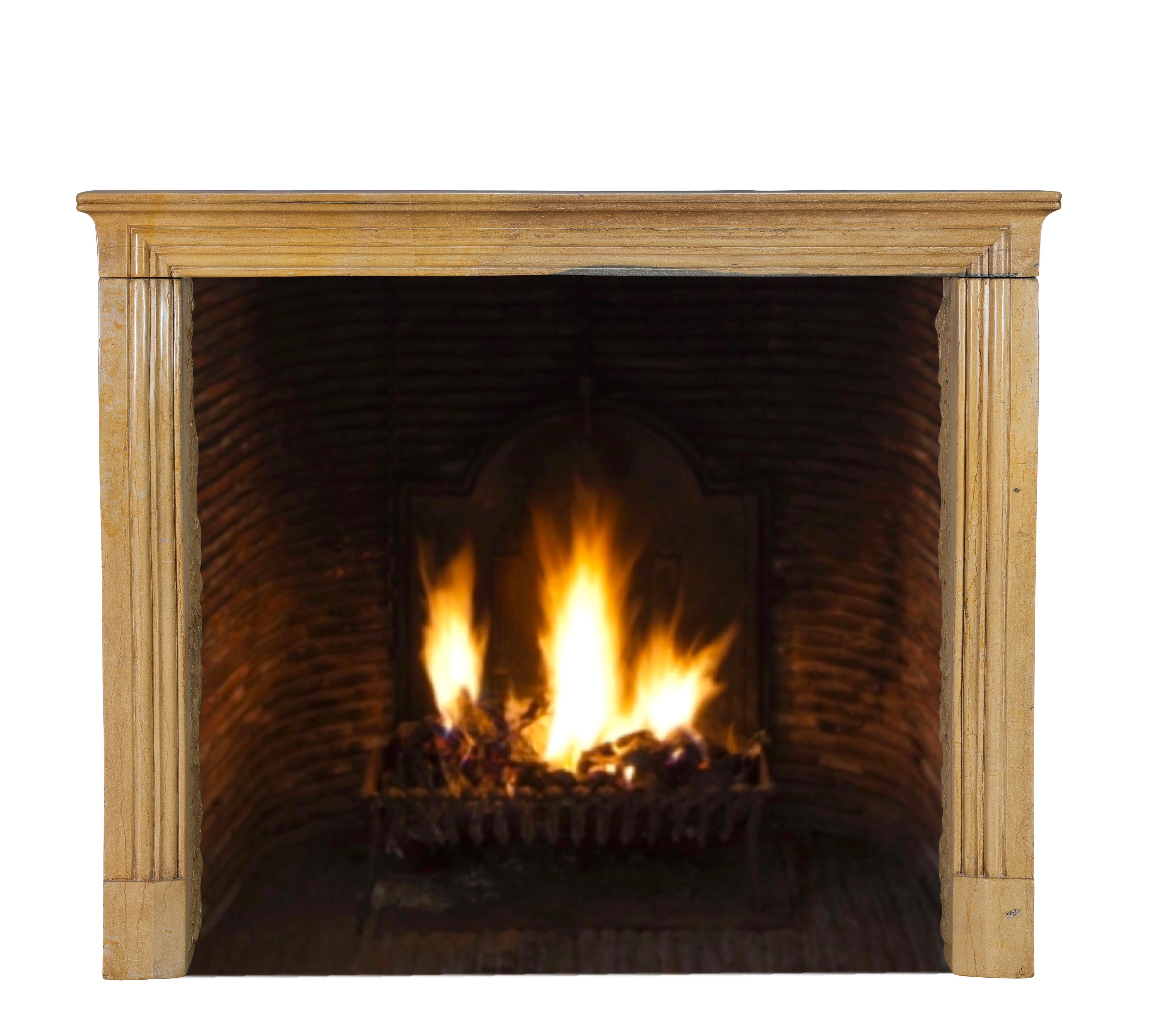 Original Historical Bicolor Stone Fireplace Mantel – Timeless French Design In Excellent Condition For Sale In Beervelde, BE