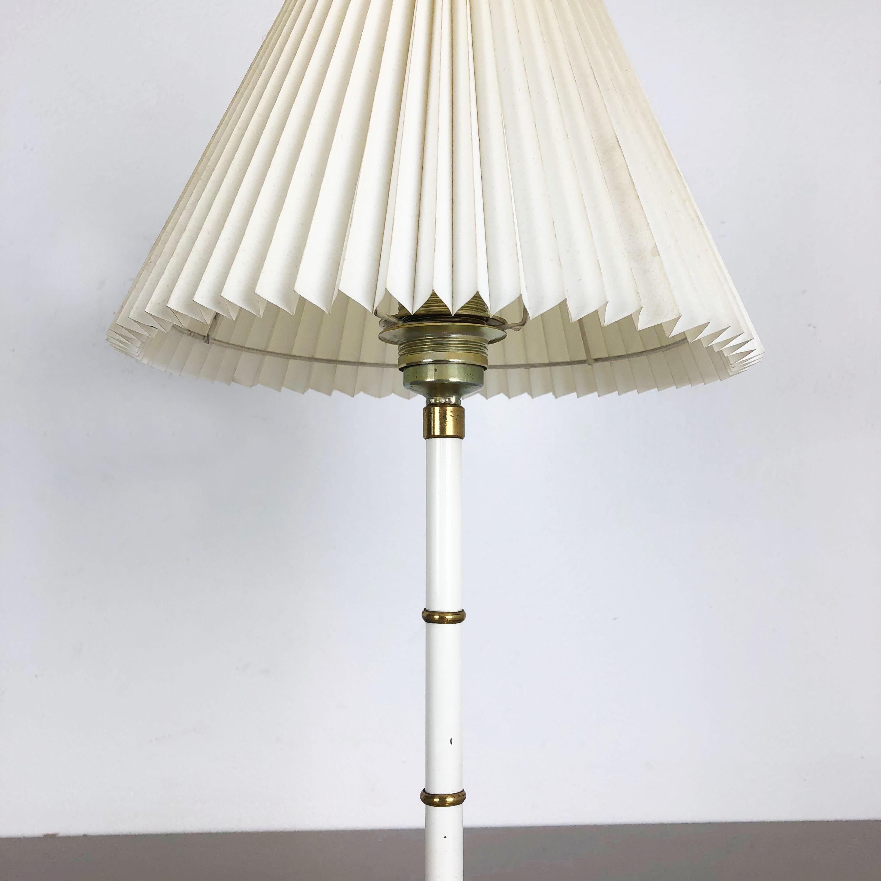 Original Hollywood Regency Bauhaus Brass Tripod Table Light, Austria, 1960s 6