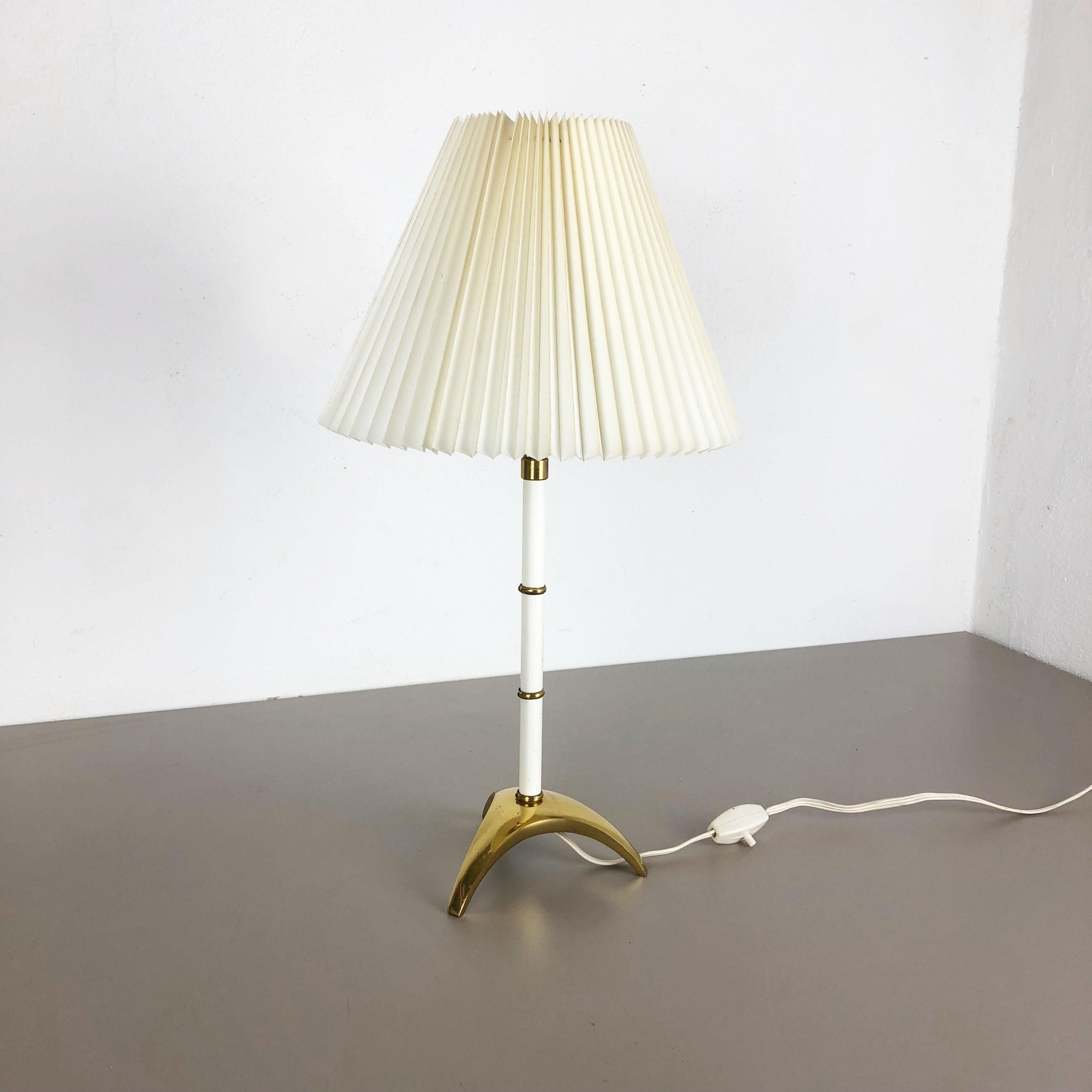 Mid-Century Modern Original Hollywood Regency Bauhaus Brass Tripod Table Light, Austria, 1960s