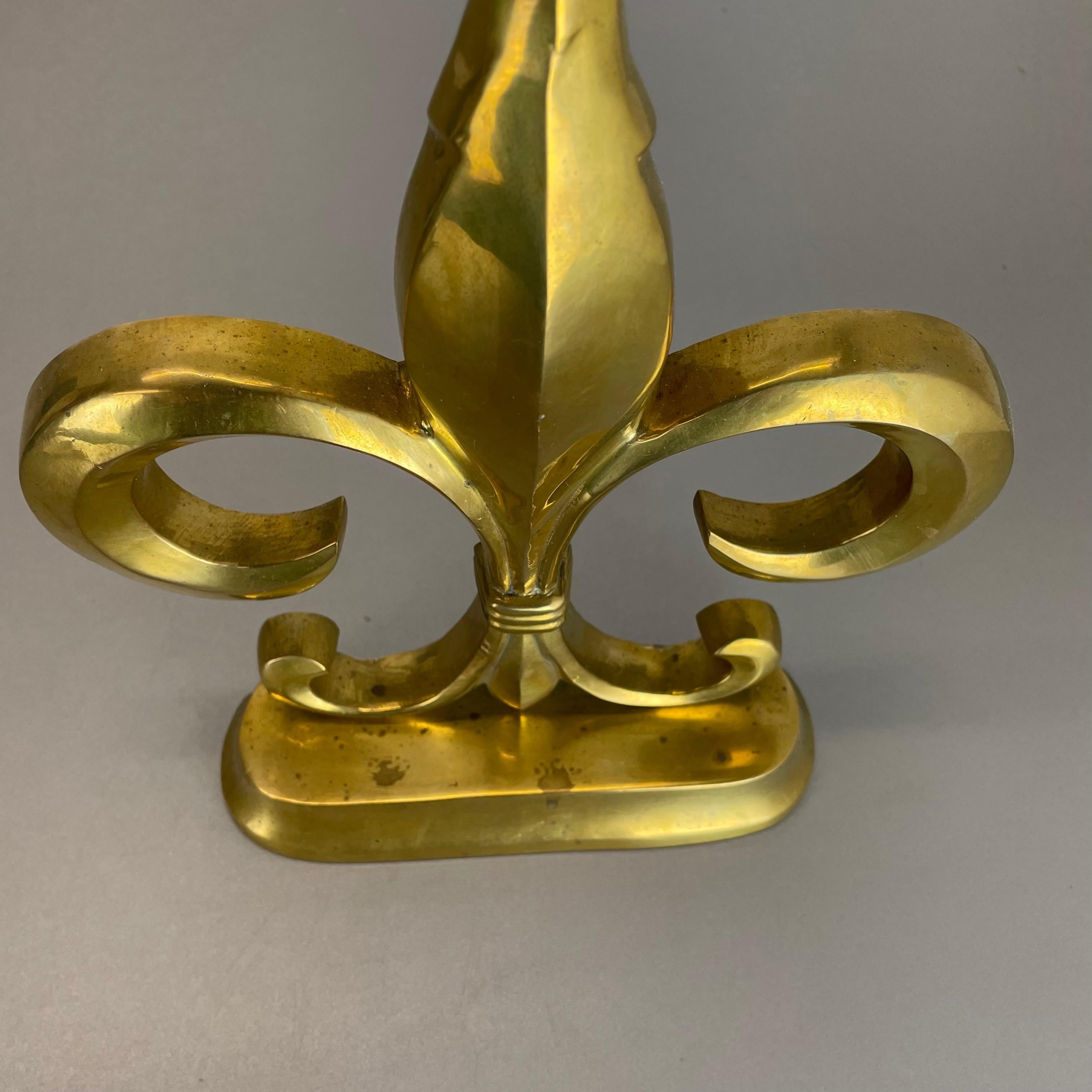 Original Hollywood Regency Brass „French Lily“ Door Stopper Object, France 1970s For Sale 8