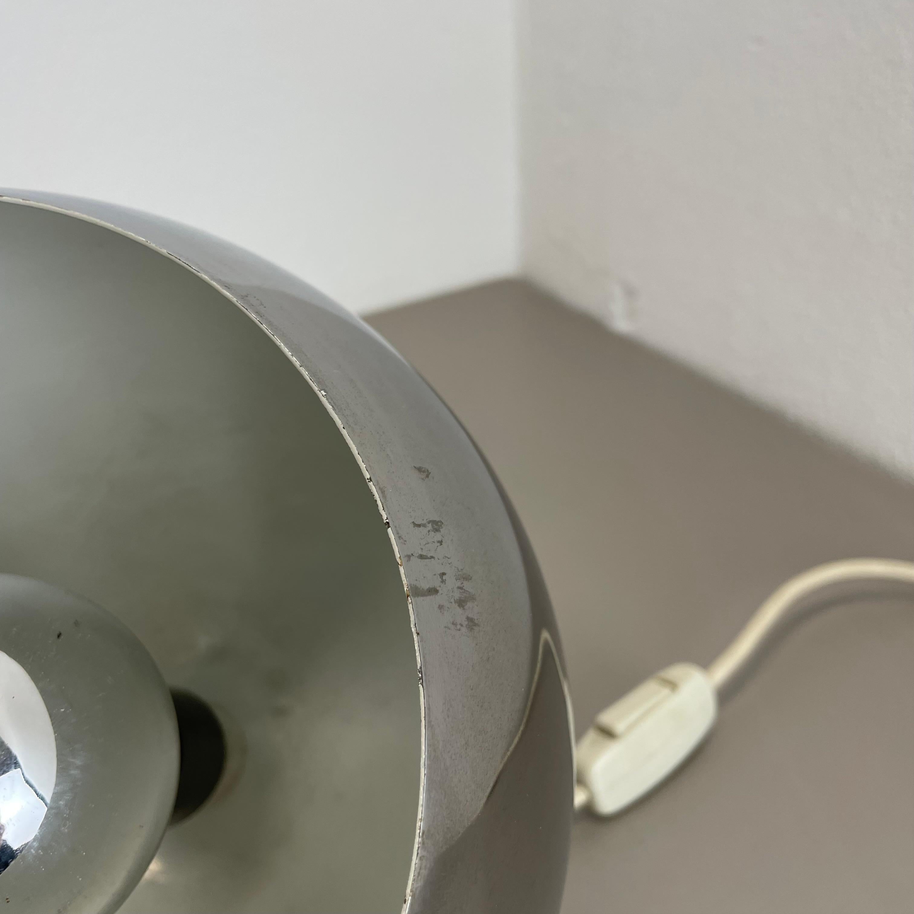 Originale lampada da tavolo a sfera Sputnik in stile Hollywood Regency, Italia anni '70 in vendita 4