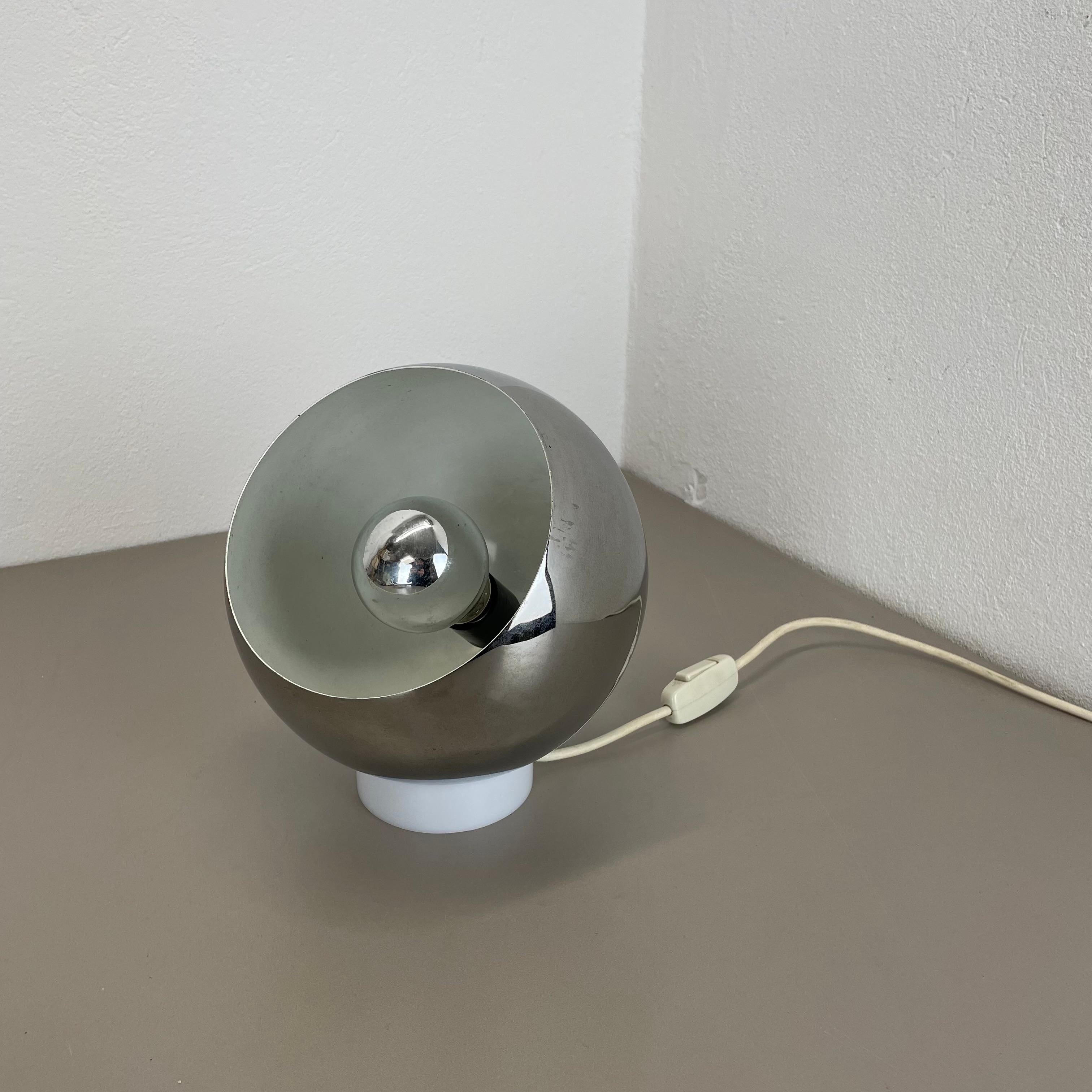 Mid-Century moderno Originale lampada da tavolo a sfera Sputnik in stile Hollywood Regency, Italia anni '70 in vendita