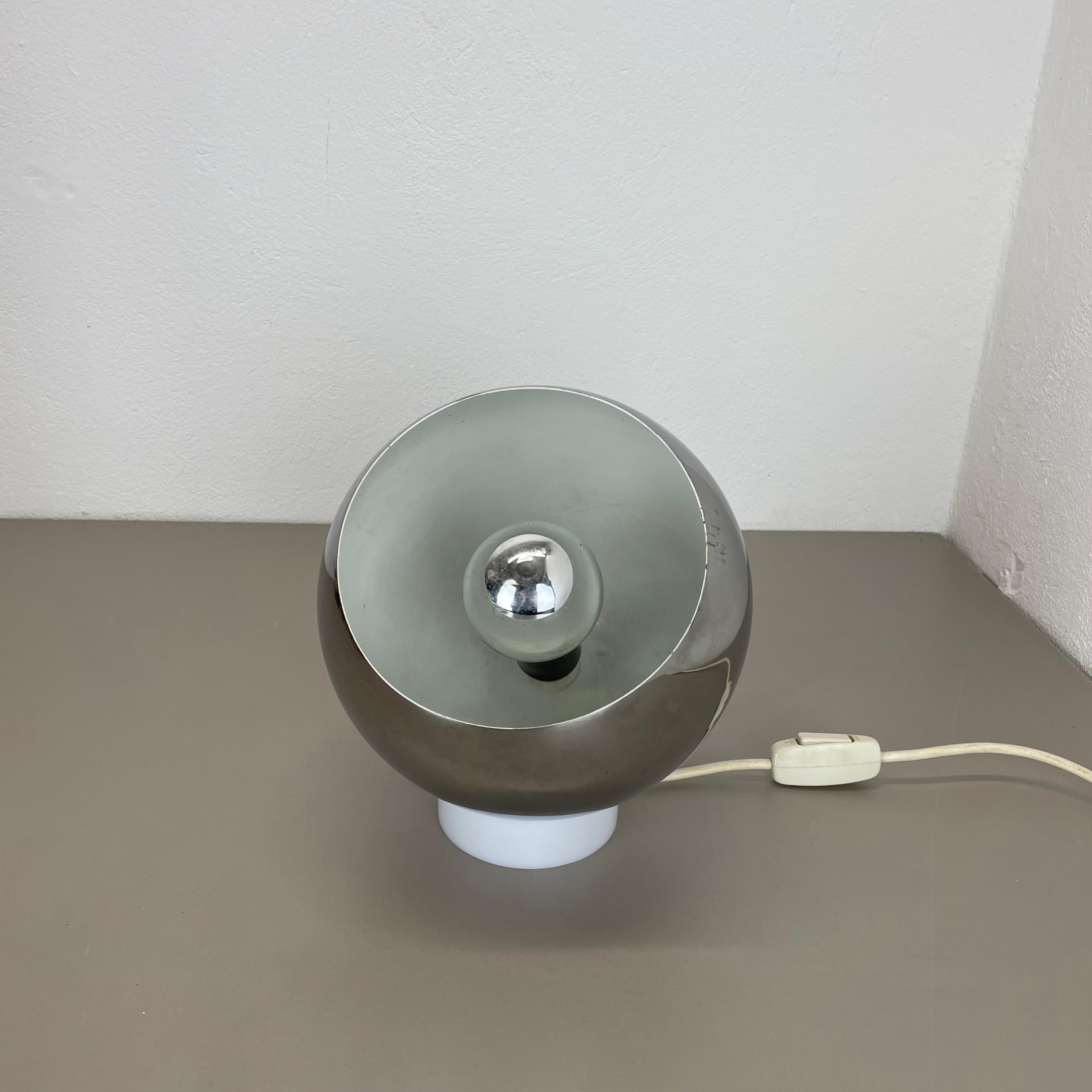 Originale lampada da tavolo a sfera Sputnik in stile Hollywood Regency, Italia anni '70 In condizioni buone in vendita a Kirchlengern, DE
