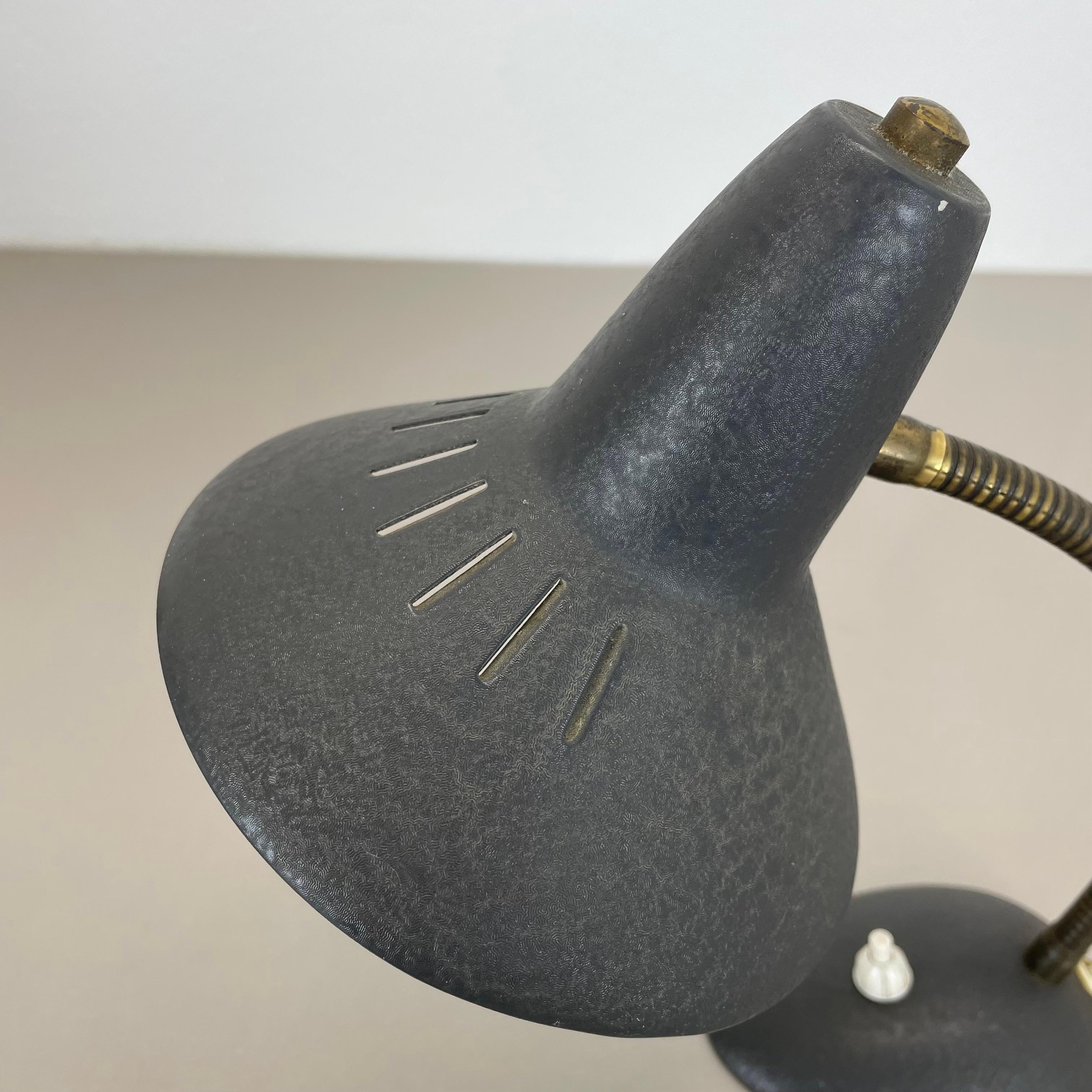 Italian Original Hollywood Regency Stilnovo Style Brass Sputnik Table Light, Italy 1950s For Sale