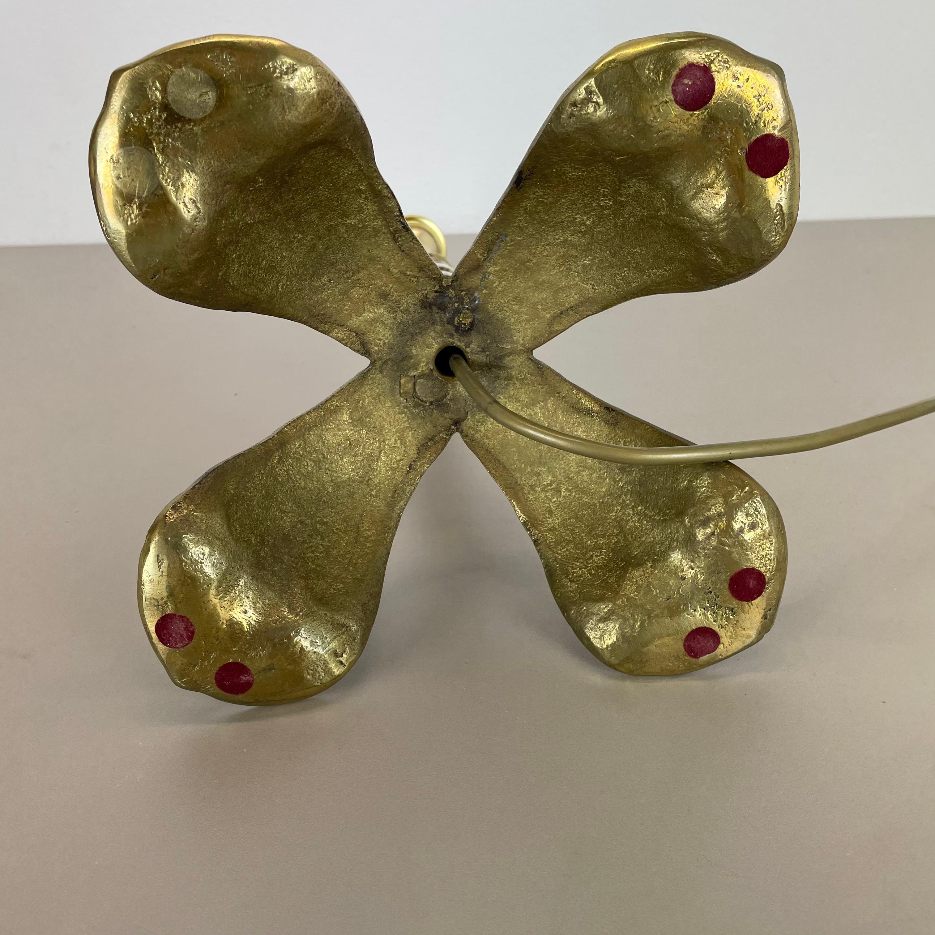 Original Hollywood Regency Style Floral Brutalist Brass Table Light, Italy 1970s For Sale 8