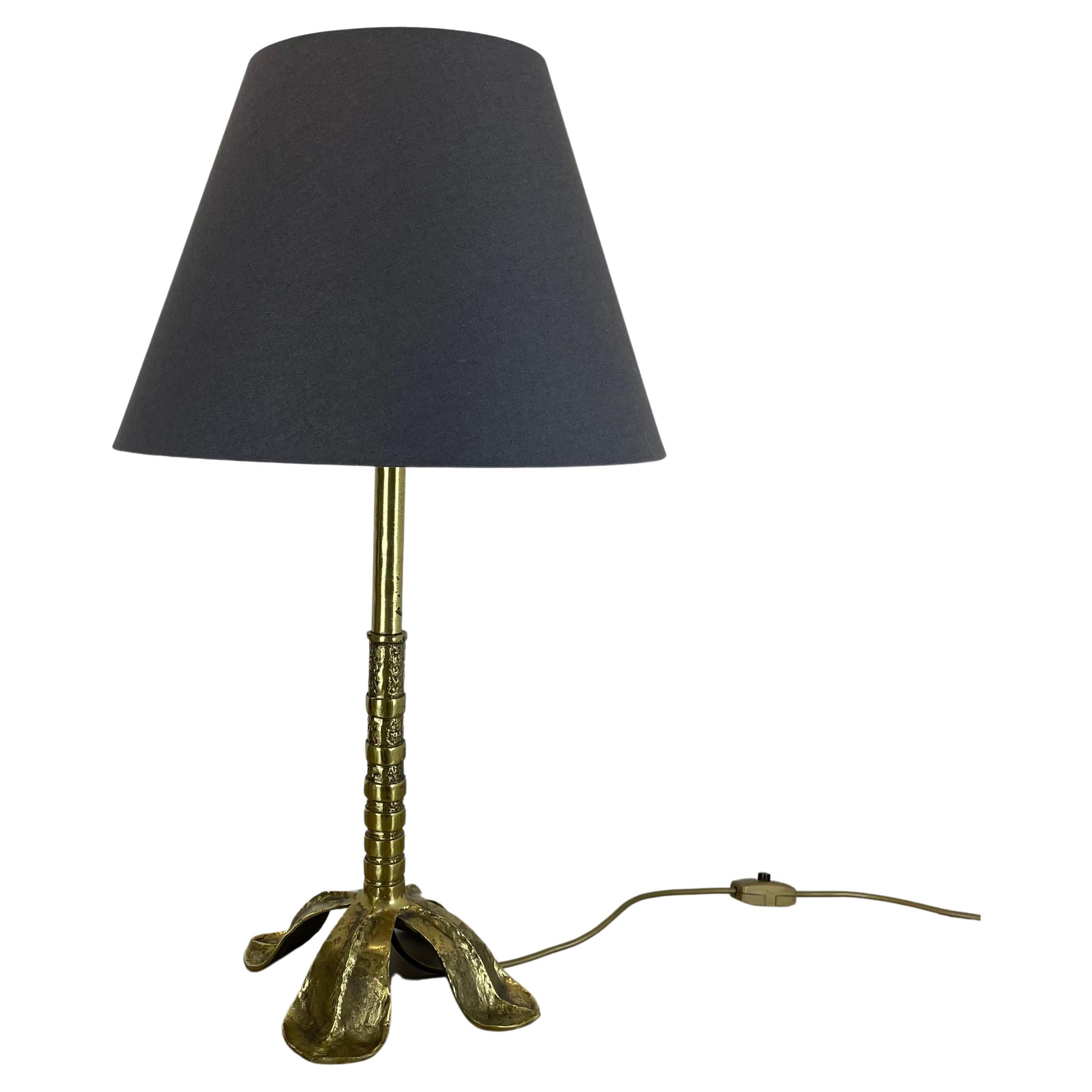 Original Hollywood Regency Style Floral Brutalist Brass Table Light, Italy 1970s For Sale
