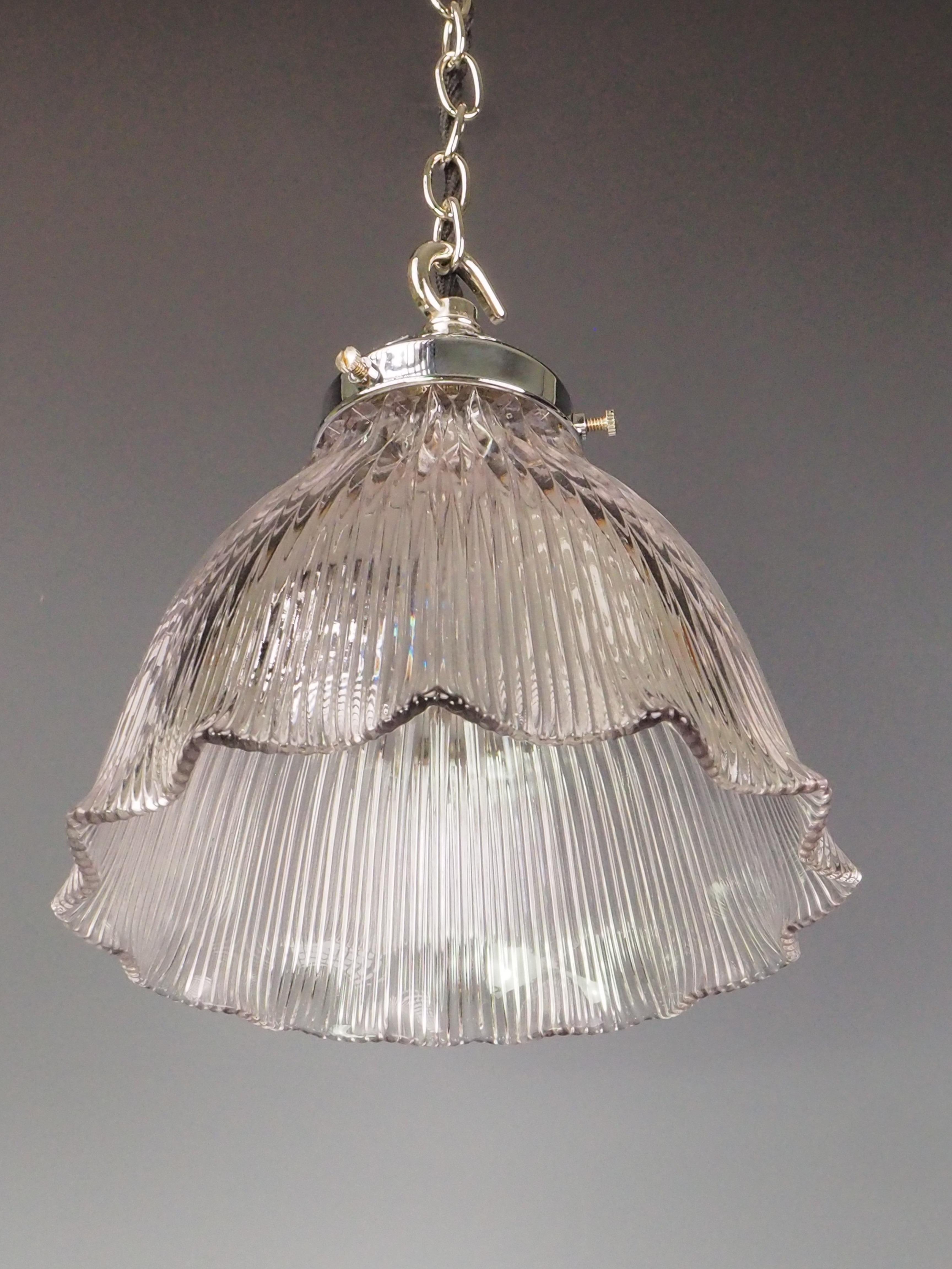 Plafonnier suspendu original en Holophane - Abat-jour en verre industriel vintage en vente 5