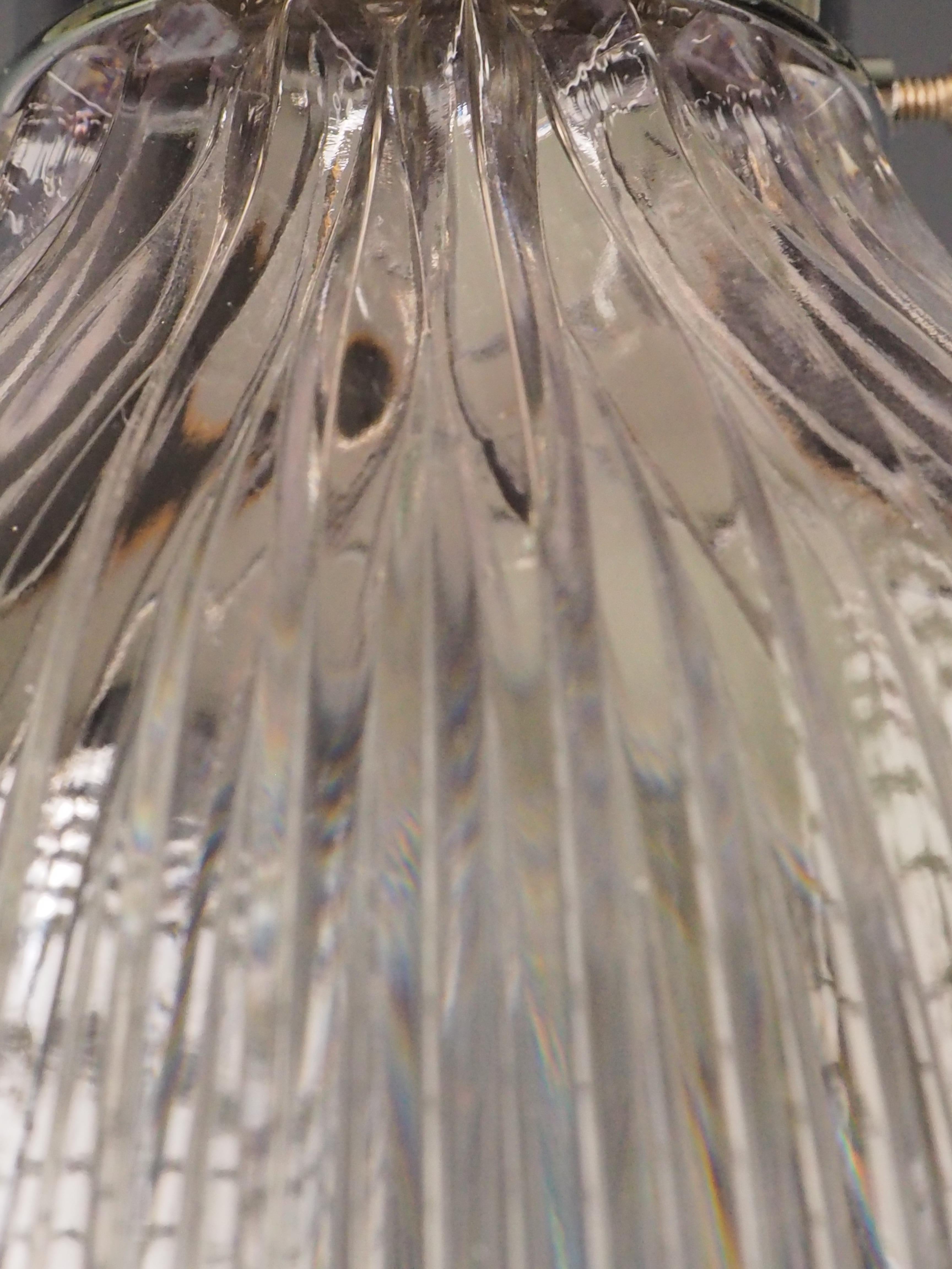 Plafonnier suspendu original en Holophane - Abat-jour en verre industriel vintage en vente 7
