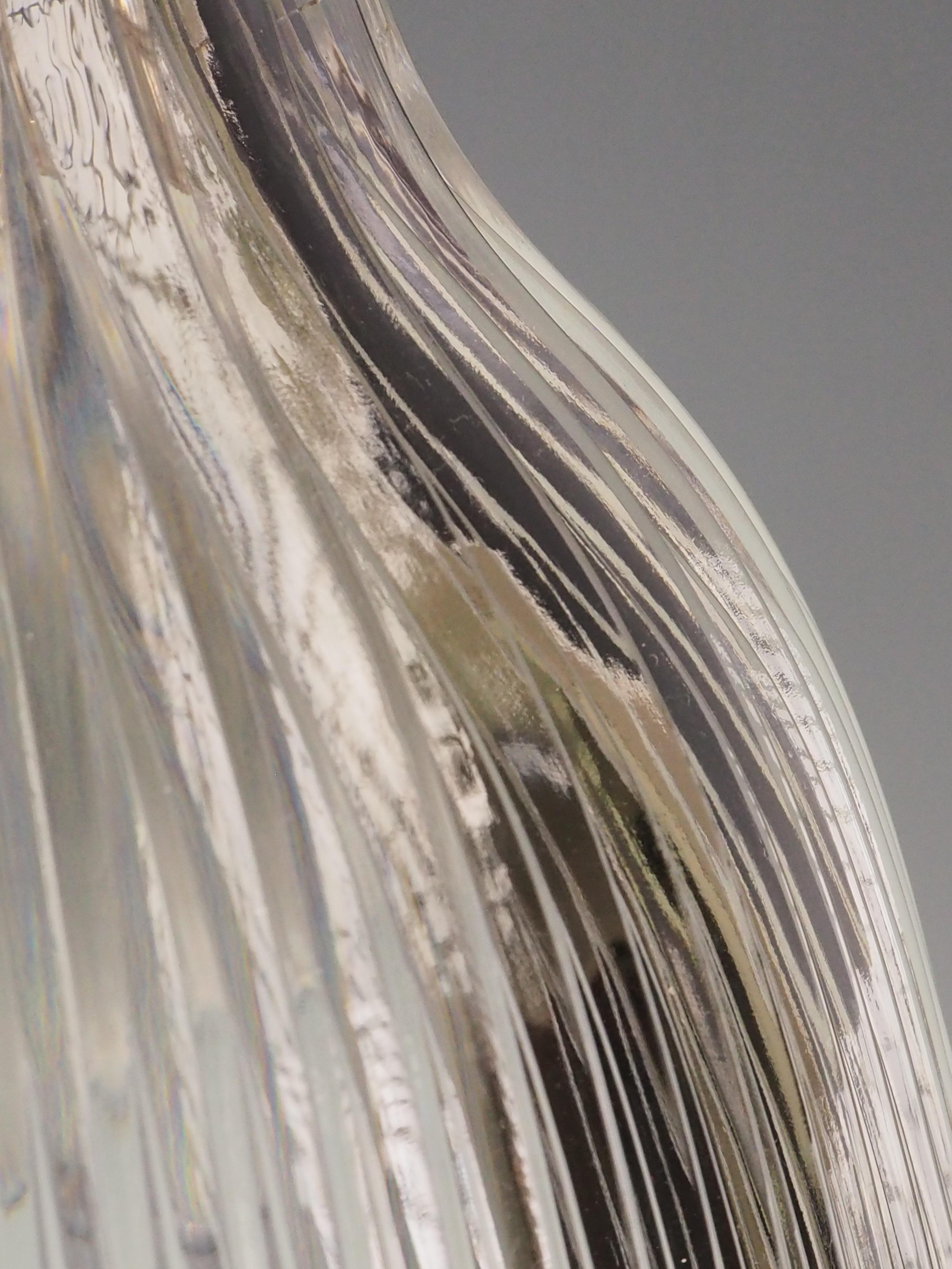 Plafonnier suspendu original en Holophane - Abat-jour en verre industriel vintage en vente 8