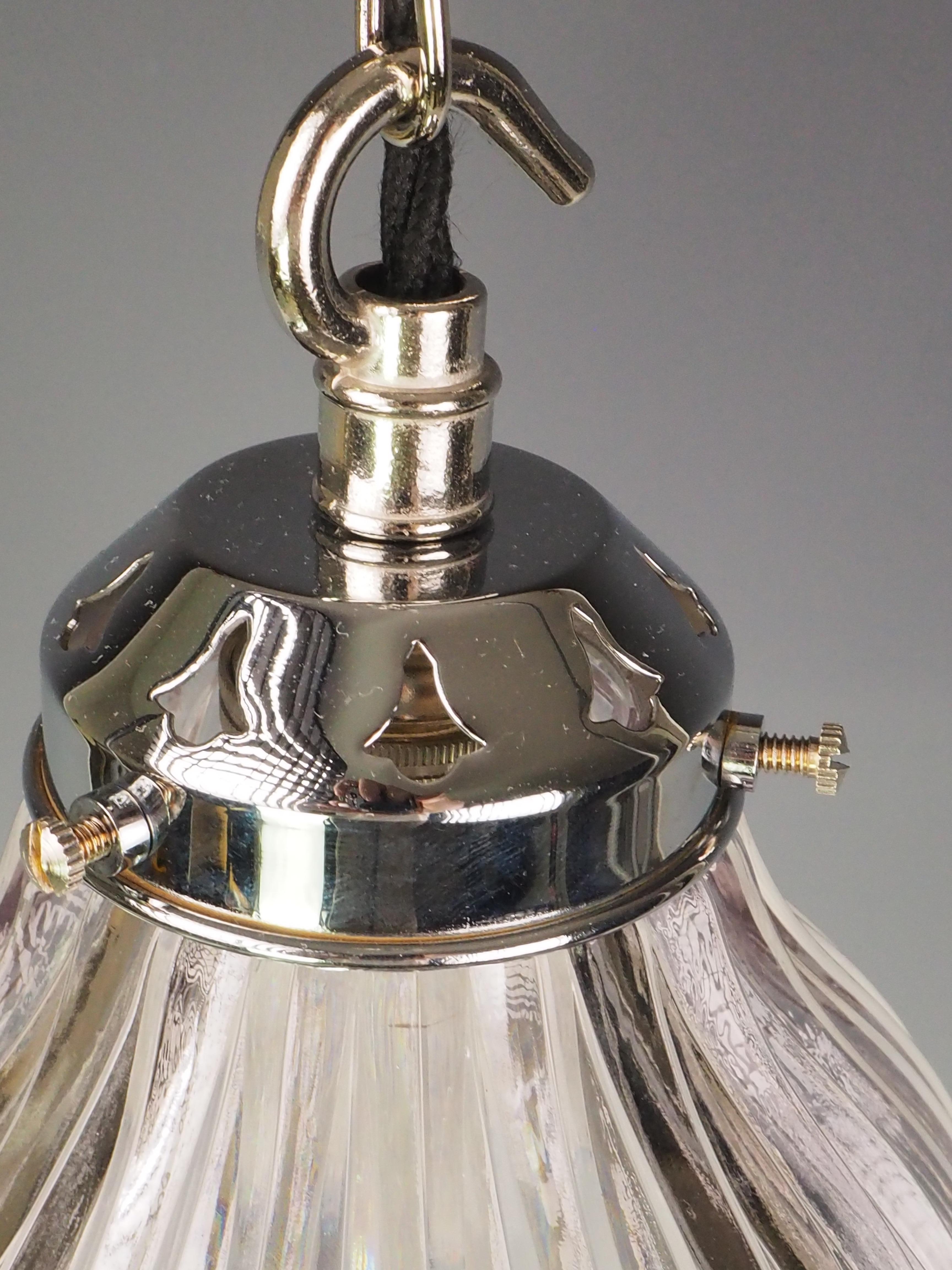 Plafonnier suspendu original en Holophane - Abat-jour en verre industriel vintage en vente 3
