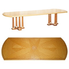 Enorme mesa de comedor original Andrew Varah de madera satinada y nácar