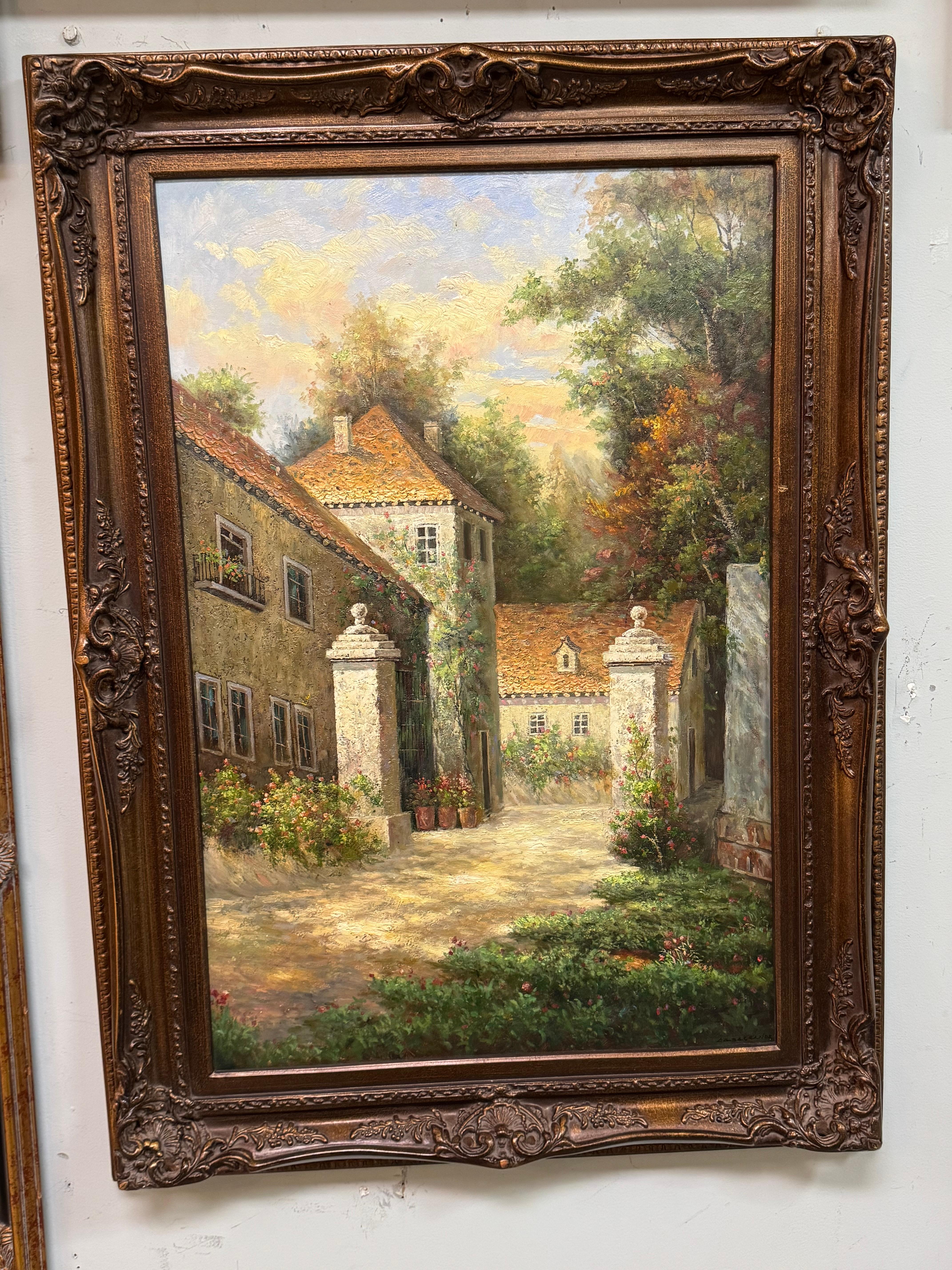 représente une peinture à l'huile impressionniste d'un paysage de cour,  Les principales caractéristiques sont les suivantes : 
Style : Impressionniste, caractérisé par des bords doux et un accent mis sur la lumière et la couleur. 
Cadre : Une cour
