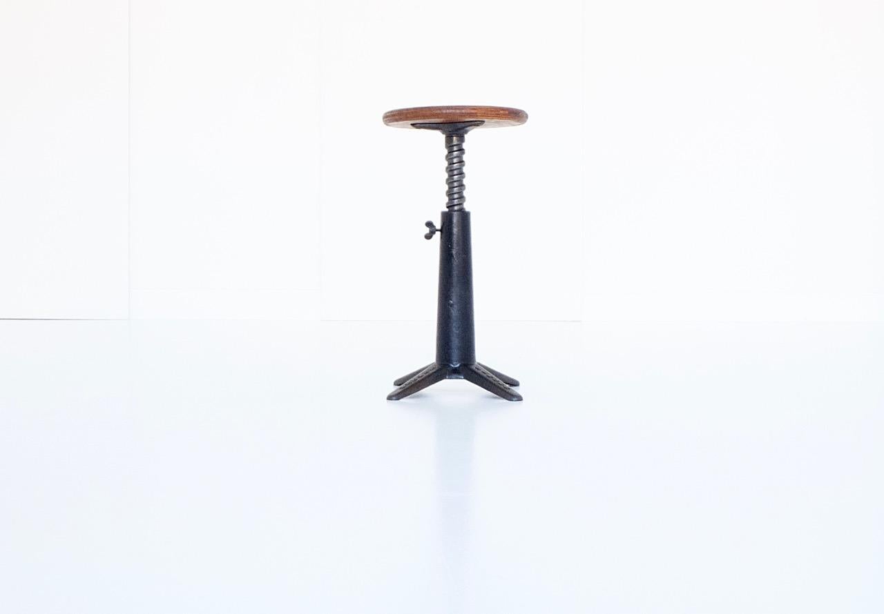 Original Industrial Singer Stool, Height Adjustable, circa 1930 11