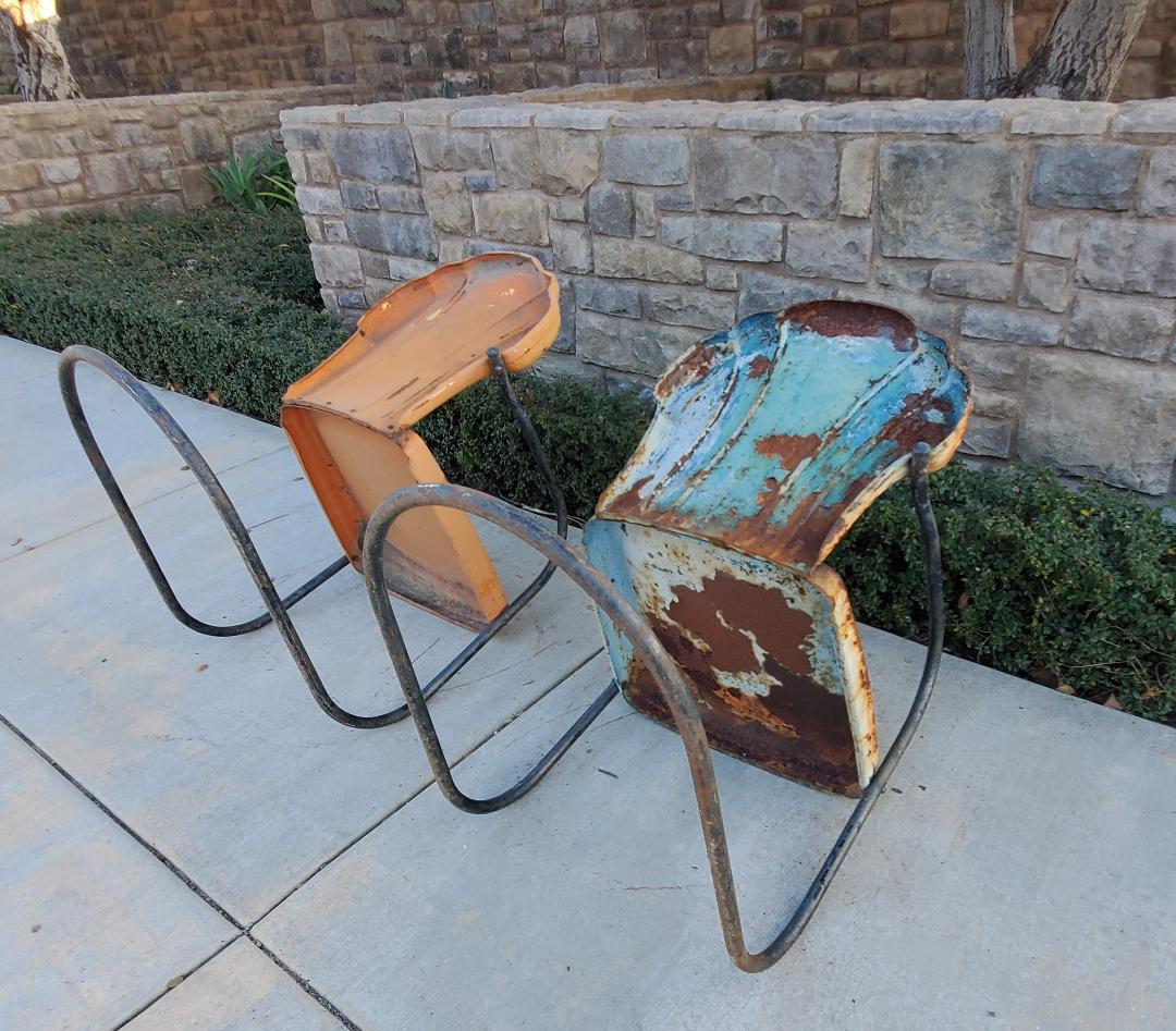 Original Iron Shellback Clamshell Lawn & Patio Chairs Mid Century Modern 1940s For Sale 2