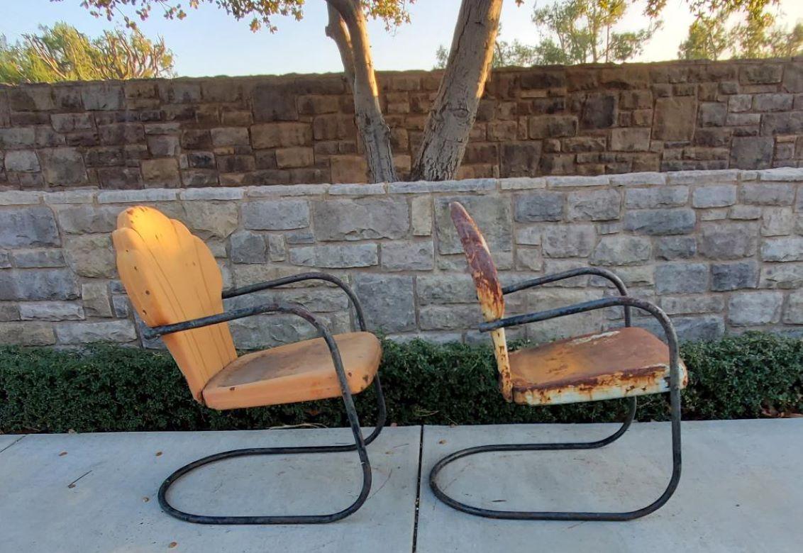 American Original Iron Shellback Clamshell Lawn & Patio Chairs Mid Century Modern 1940s For Sale