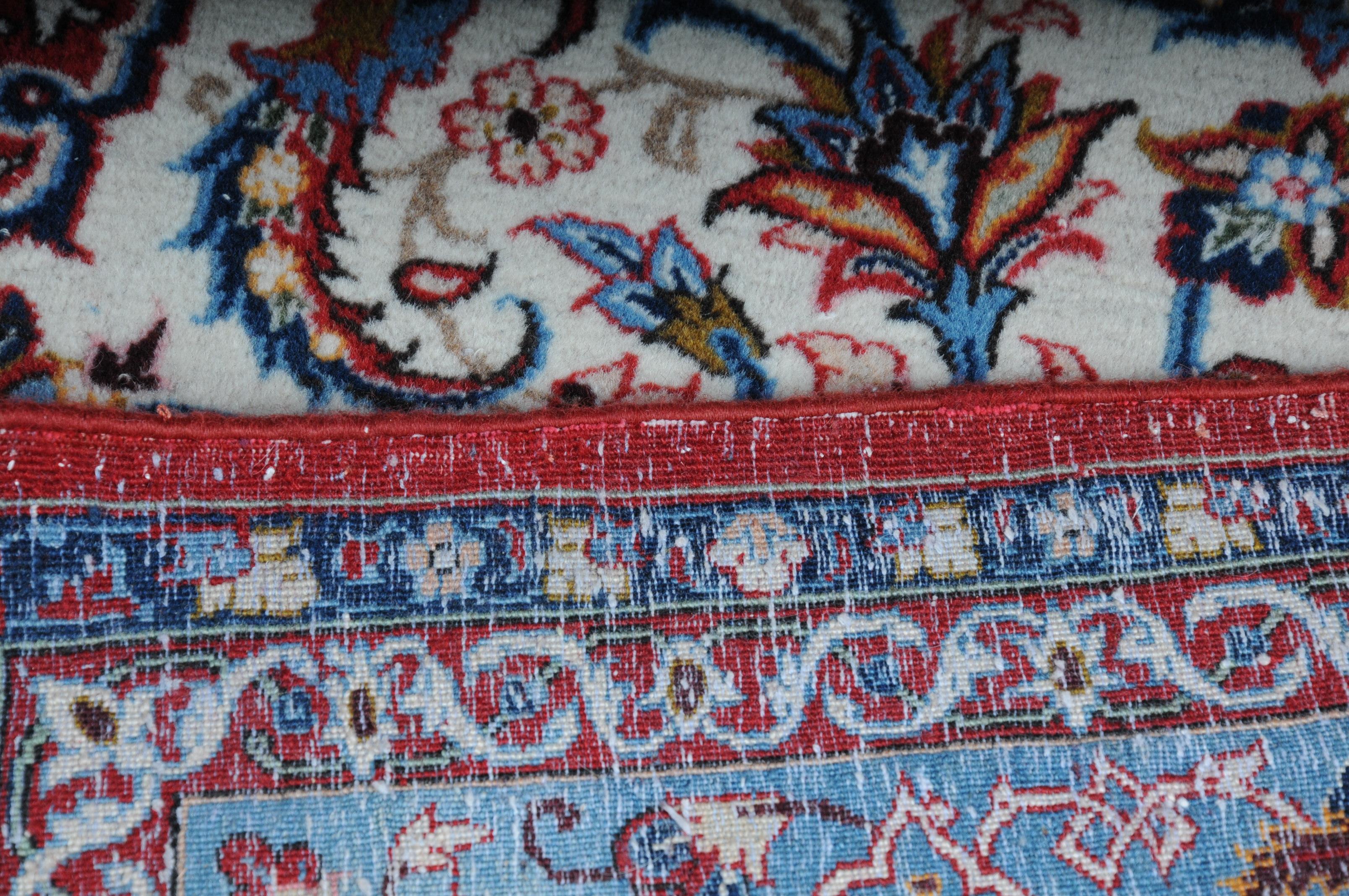 Original Isfahan Carpet, 20th Century For Sale 4
